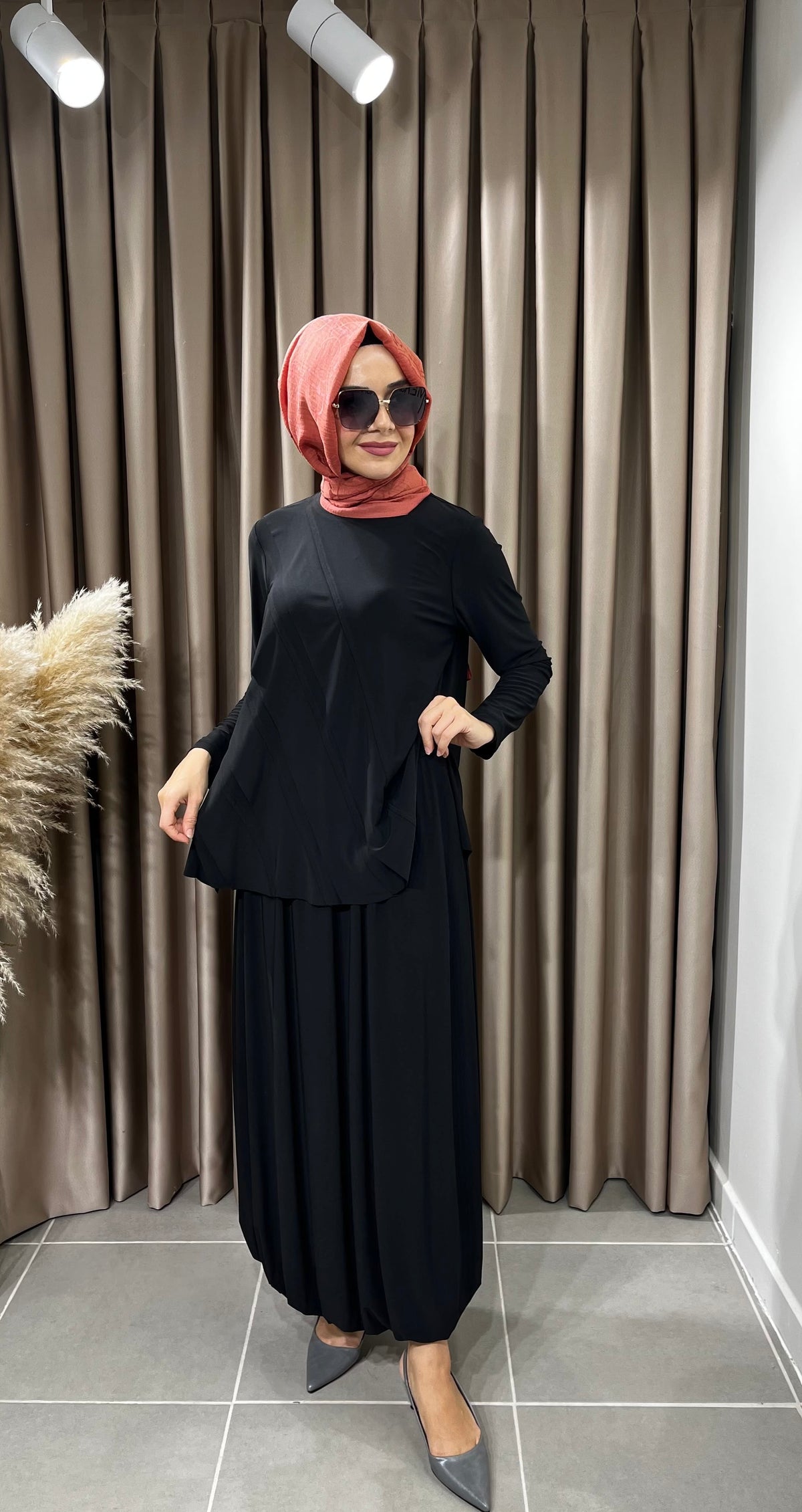 Nurcan Çetin Çapraz Kat Kat Desenli Tunik Etek Takım
