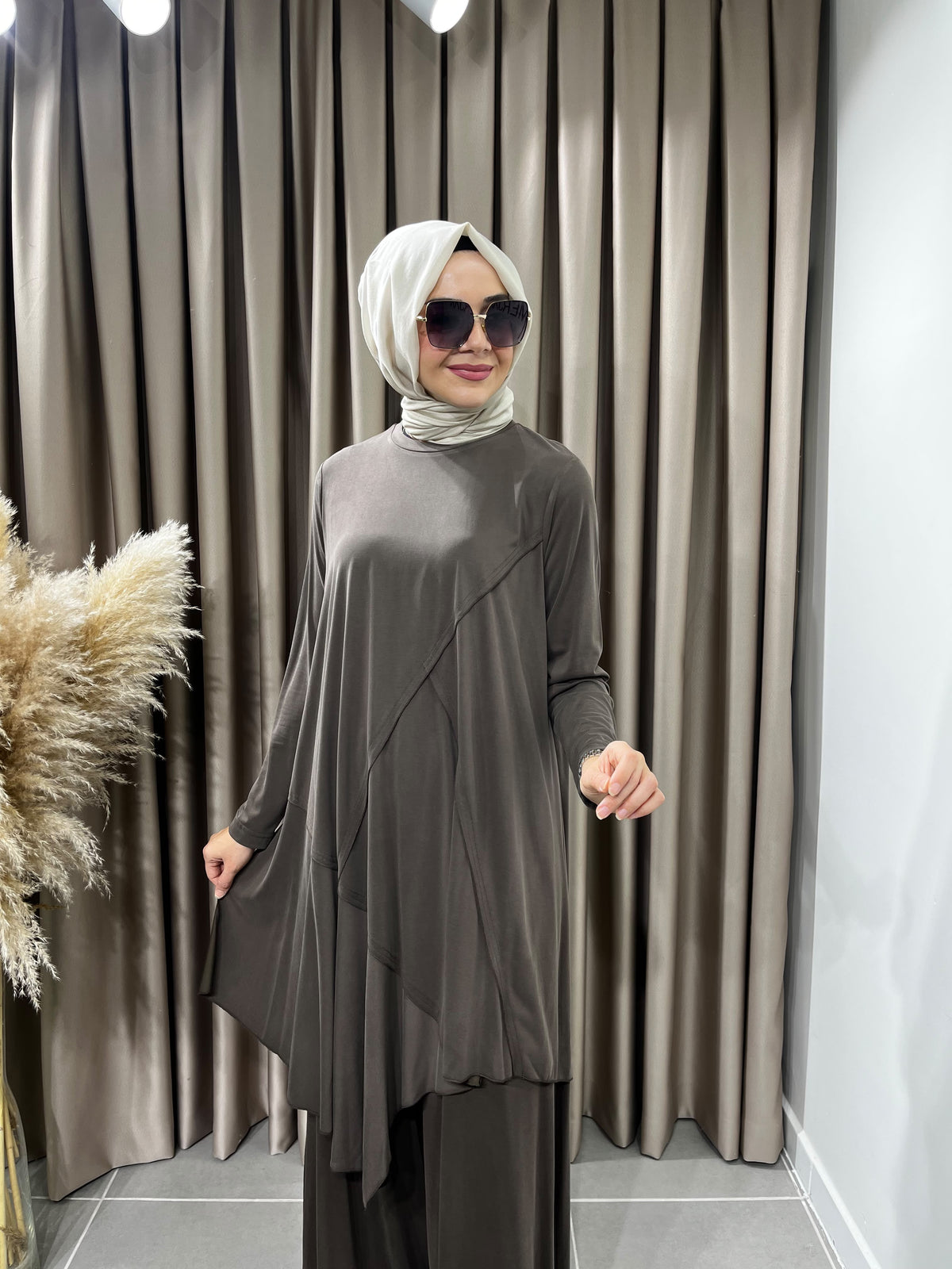 Nurcan Çetin Çapraz Biye Detaylı Asimetrik Kesim Tunik Pantolon Takım
