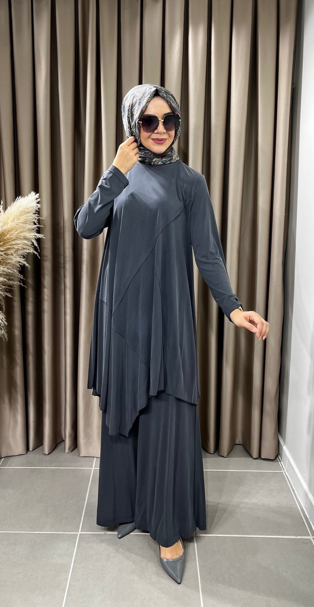 Nurcan Çetin Çapraz Biye Detaylı Asimetrik Kesim Tunik Pantolon Takım