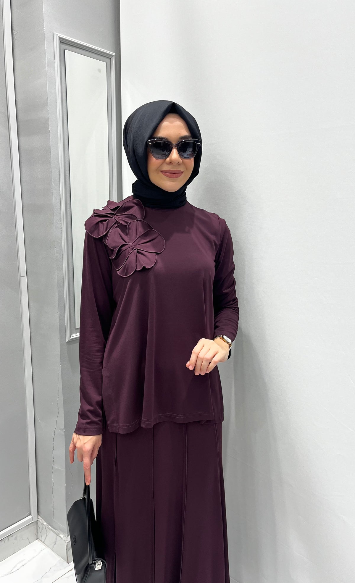 Nurcan Çetin Omuzu Kabartma Çiçek Detaylı Tunik Etek Takım
