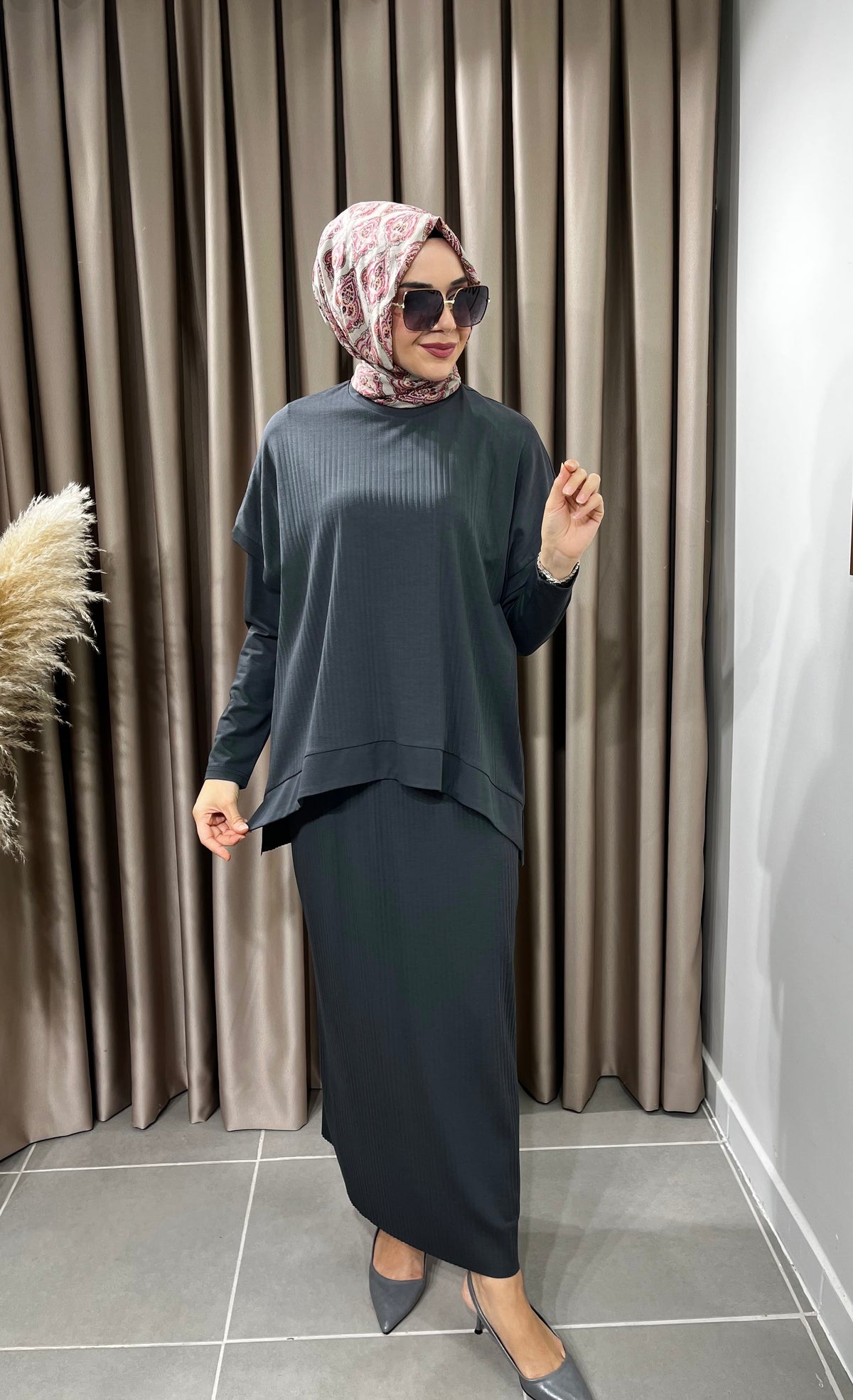 Nurcan Çetin  Piliseli Kolsuz Tunik İçlik Etek 3'lü Takım