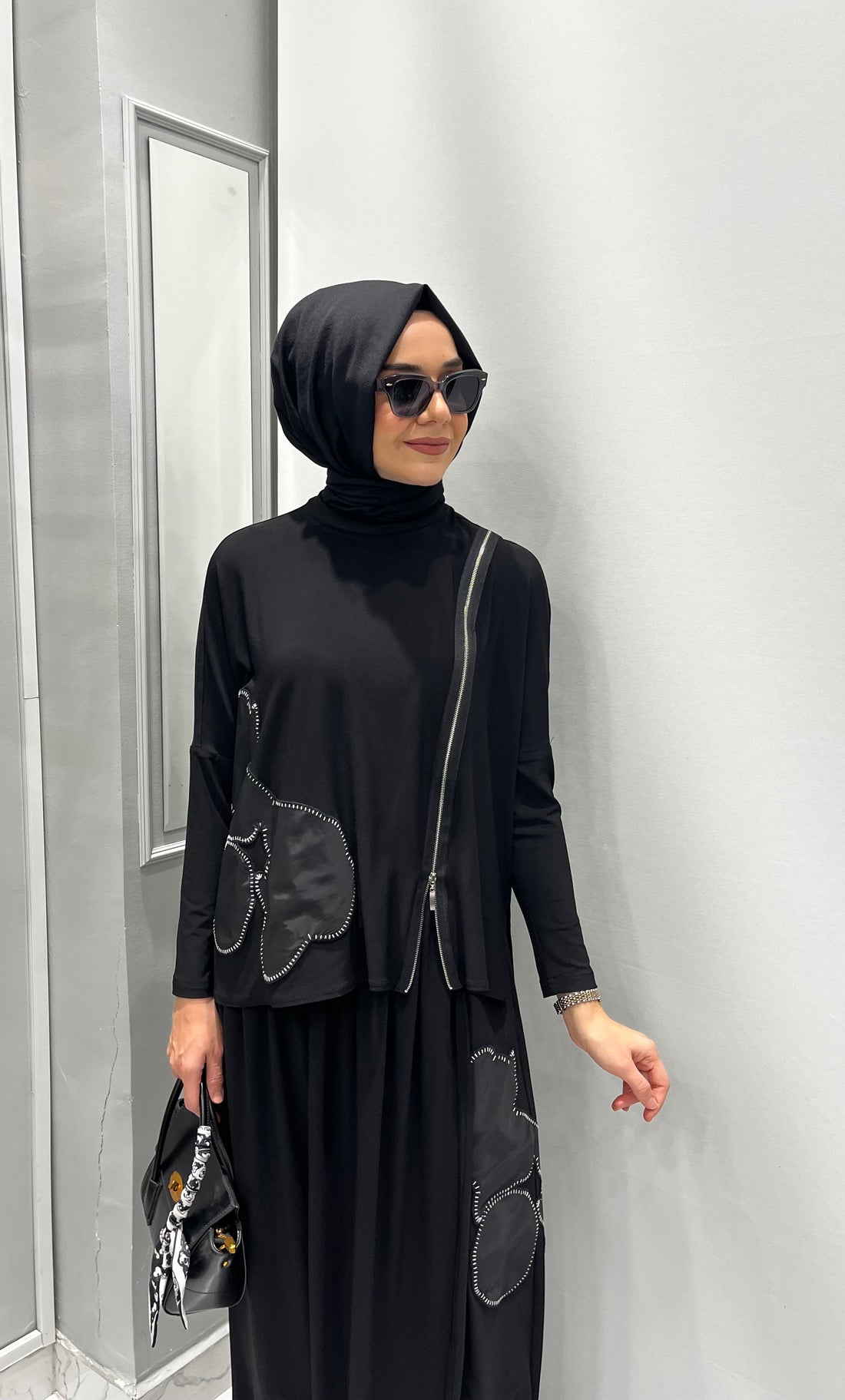 Nurcan Çetin fermuar detaylı şalvarlı takım