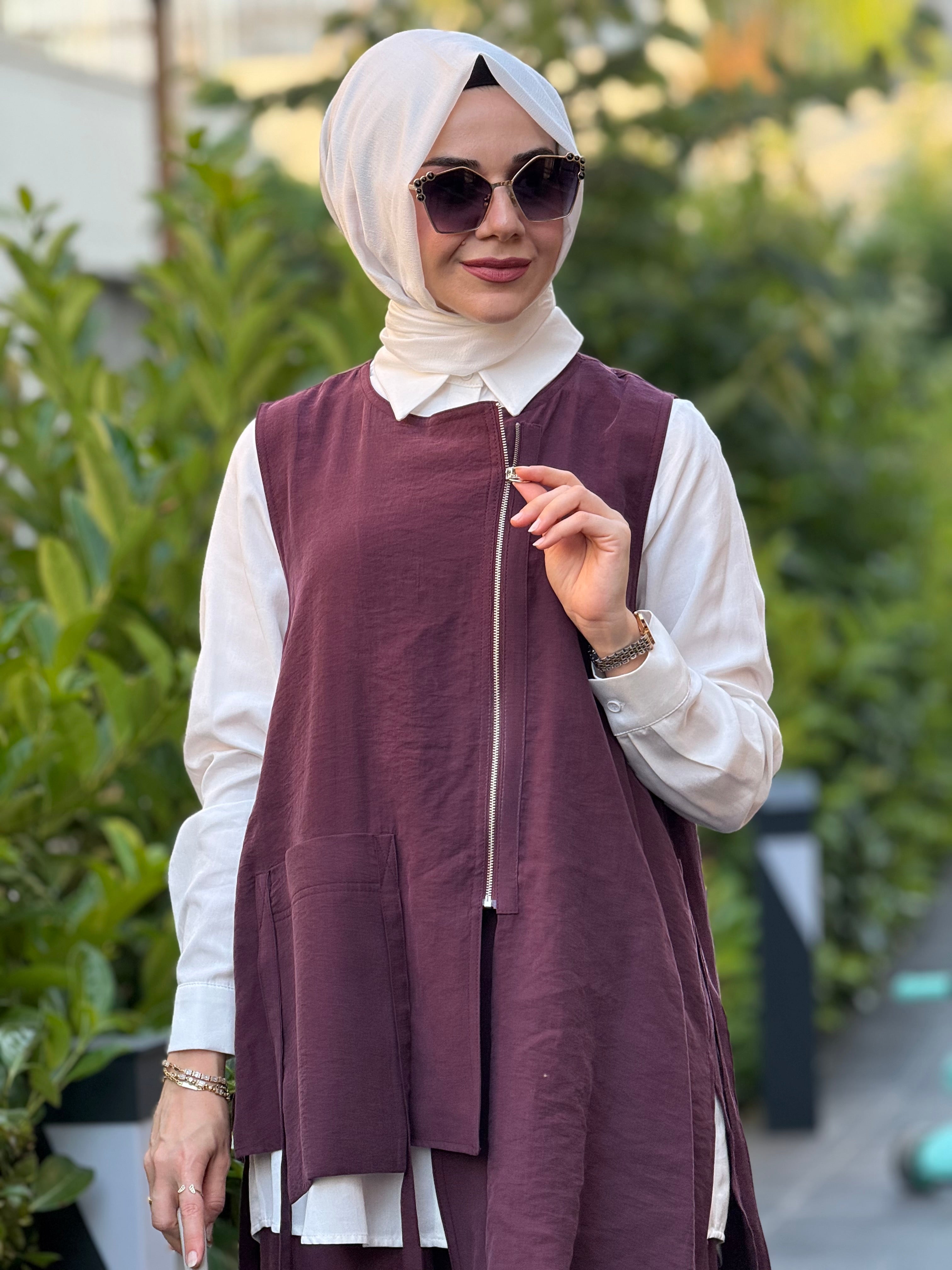 Nurcan Çetin yelekli takım