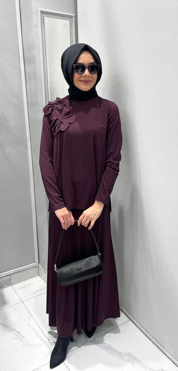 Nurcan Çetin Omuzu Kabartma Çiçek Detaylı Tunik Etek Takım