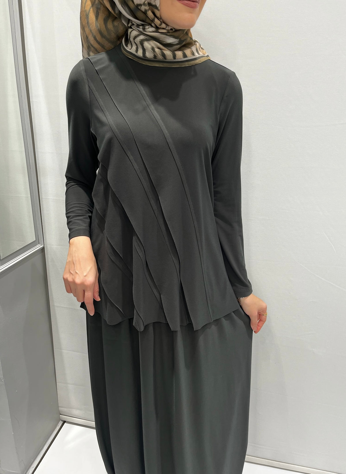 Nurcan Çetin Çapraz Kat Kat Desenli Tunik Etek Takım