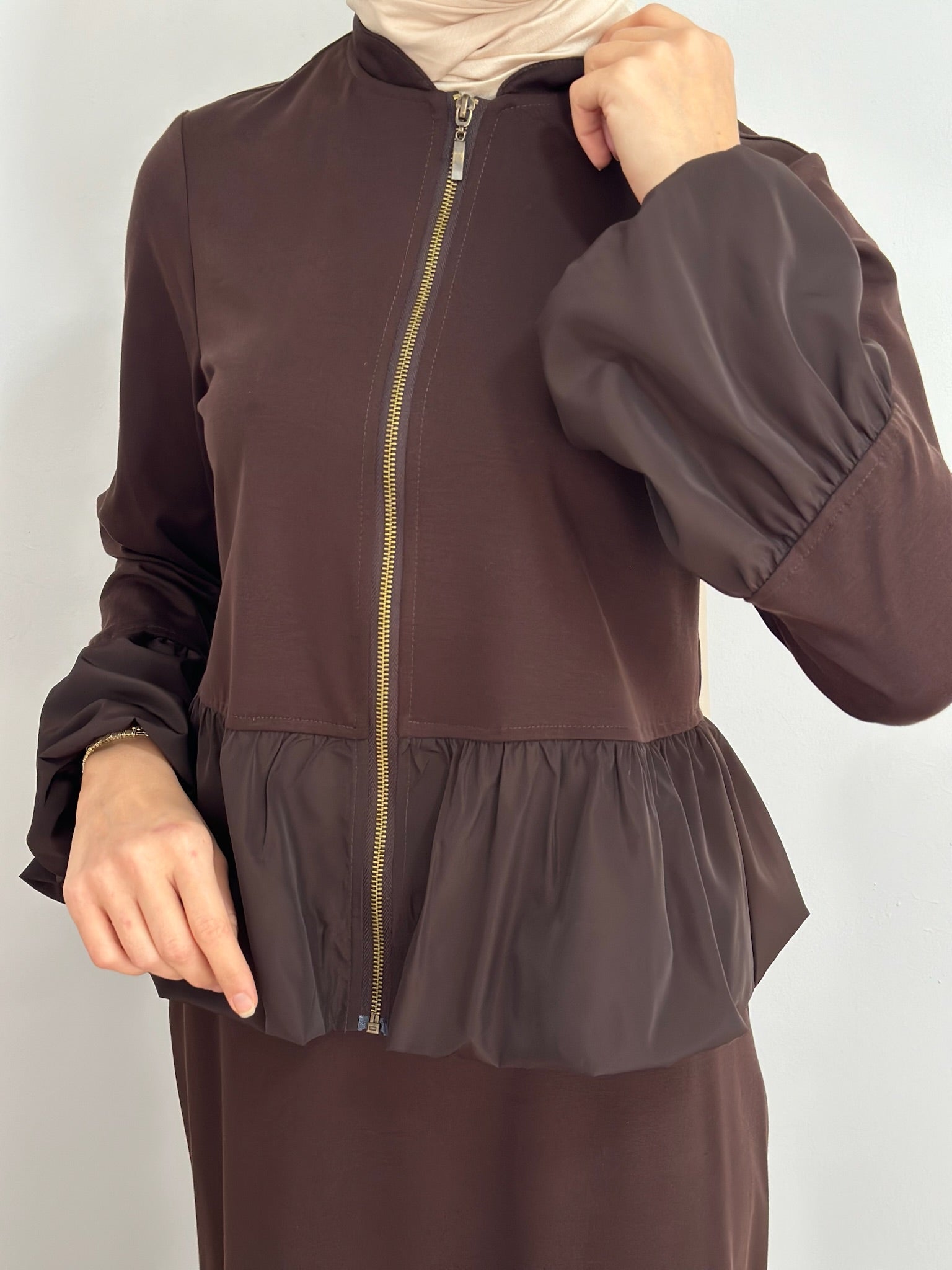 Nurcan Çetin Kolu Detaylı Etekli Takım