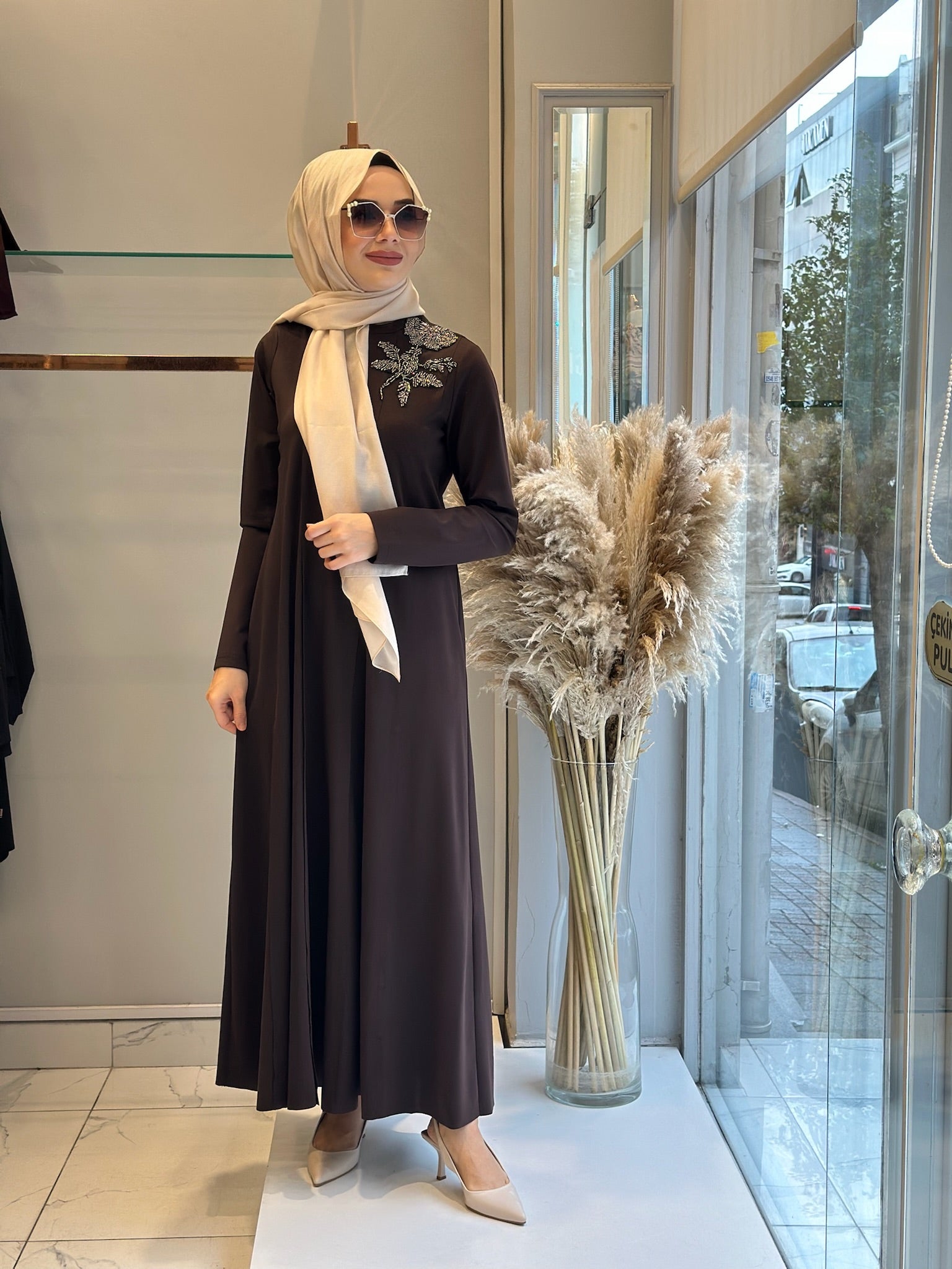 Nurcan Çetin Yakası İşlemeli Elbise