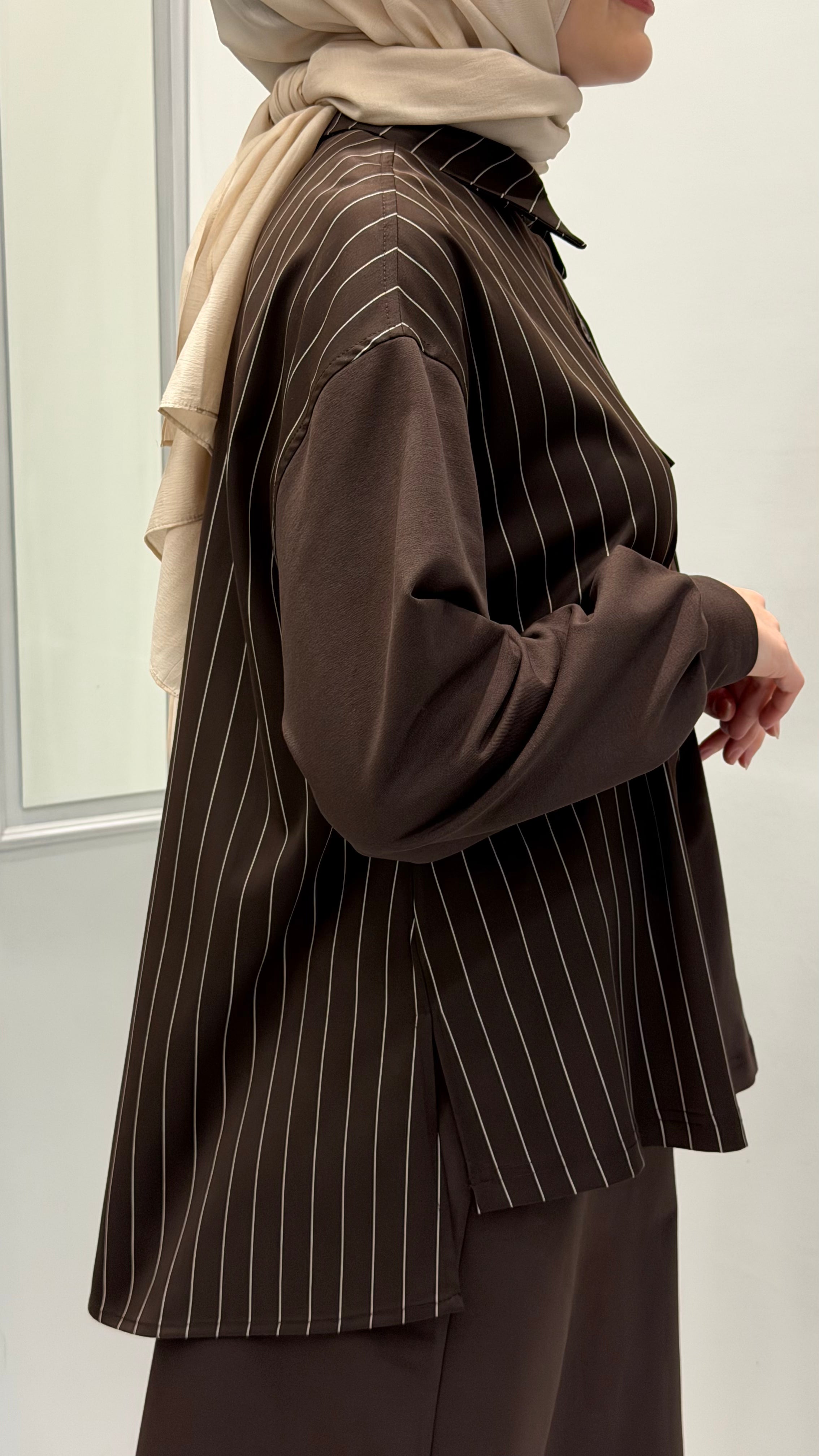 Nurcan Çetin Çizgili Detaylı Kahverengi Takım