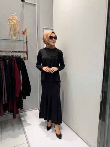 Nurcan Çetin Siyah Etekli Takım