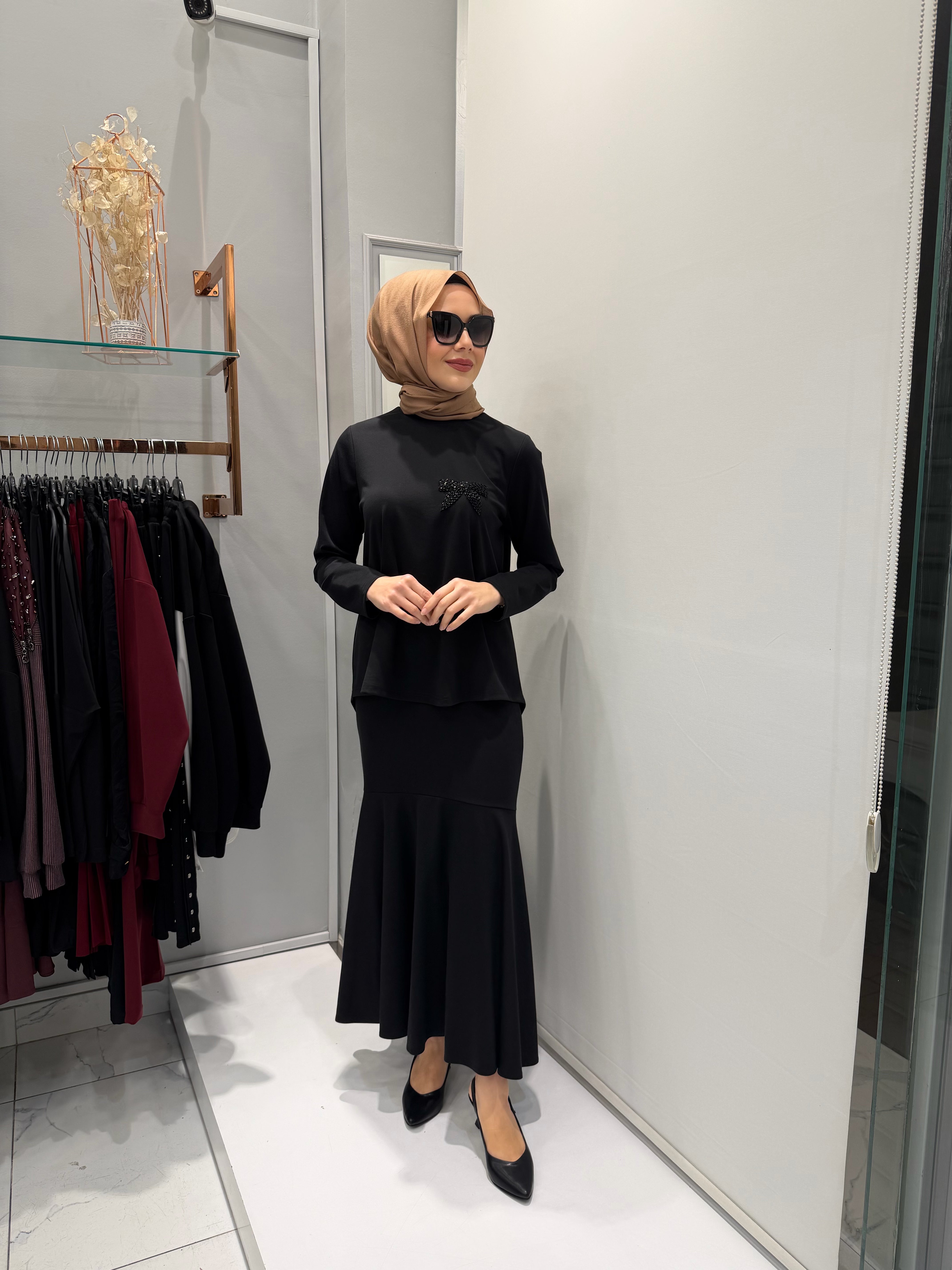 Nurcan Çetin Siyah Etekli Takım