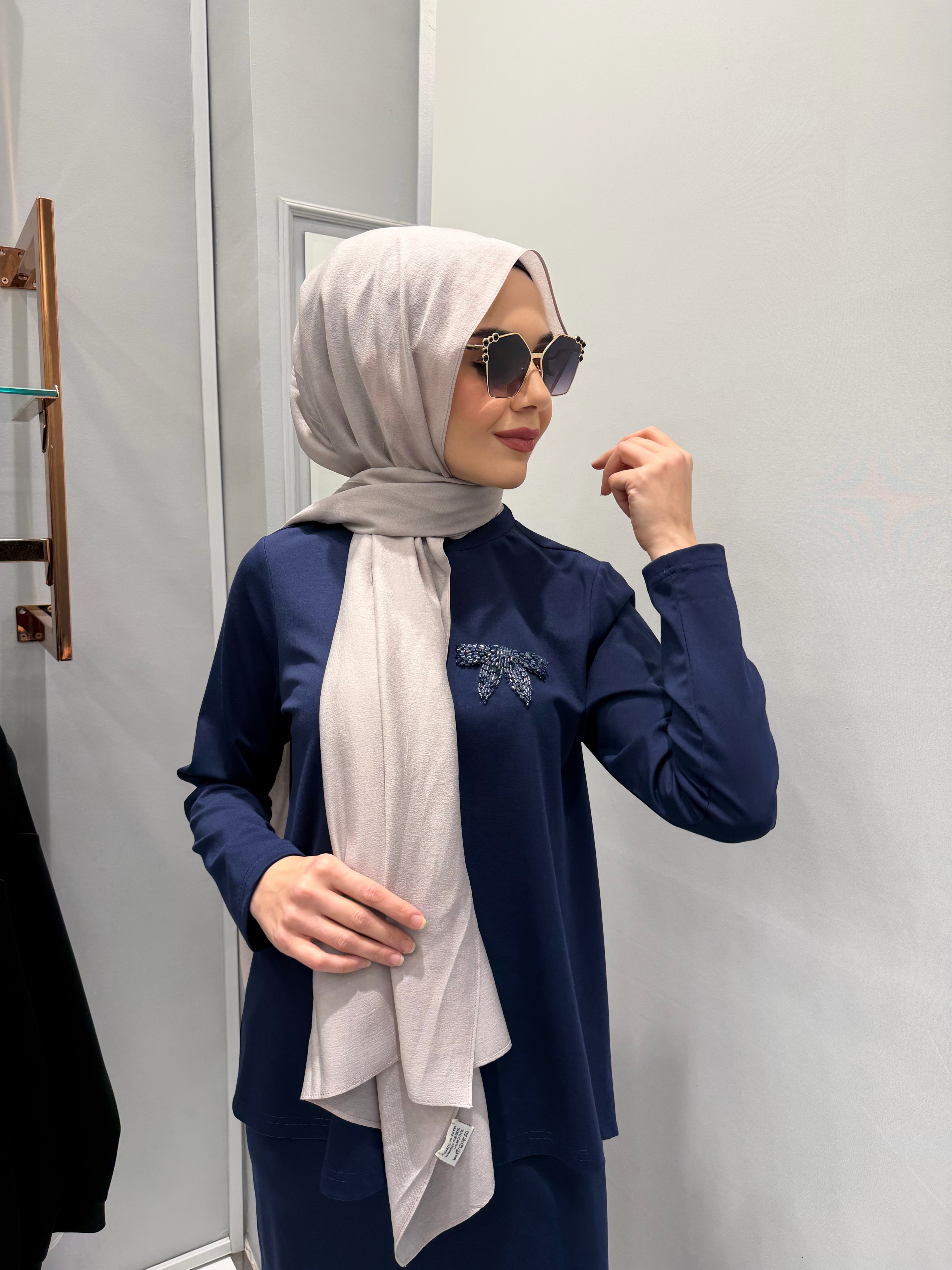 Nurcan Çetin Lacivert Etekli Takım