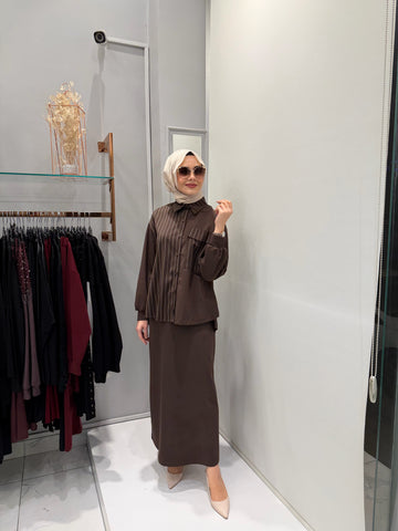 Nurcan Çetin Çizgili Detaylı Kahverengi Takım