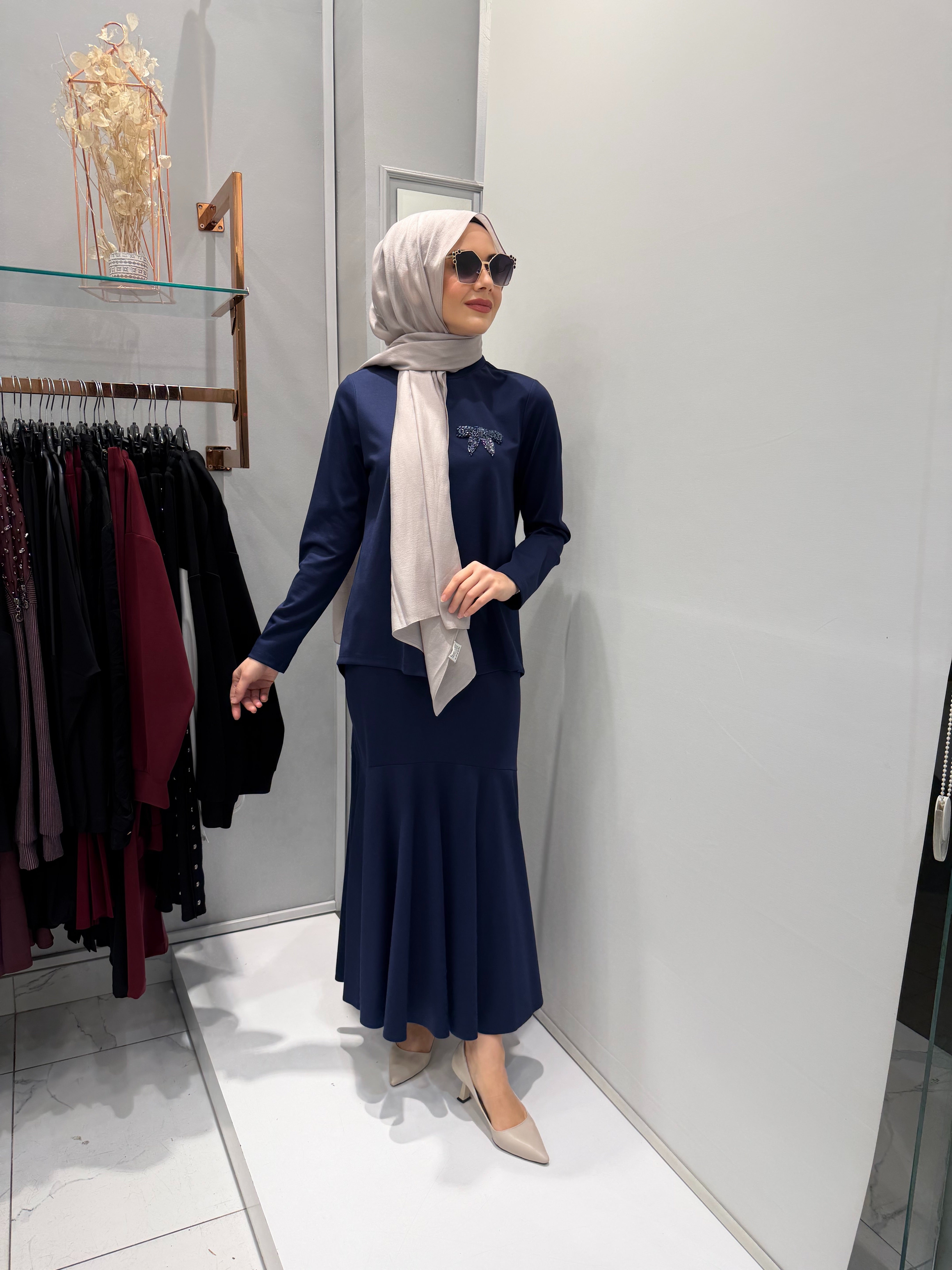 Nurcan Çetin Lacivert Etekli Takım