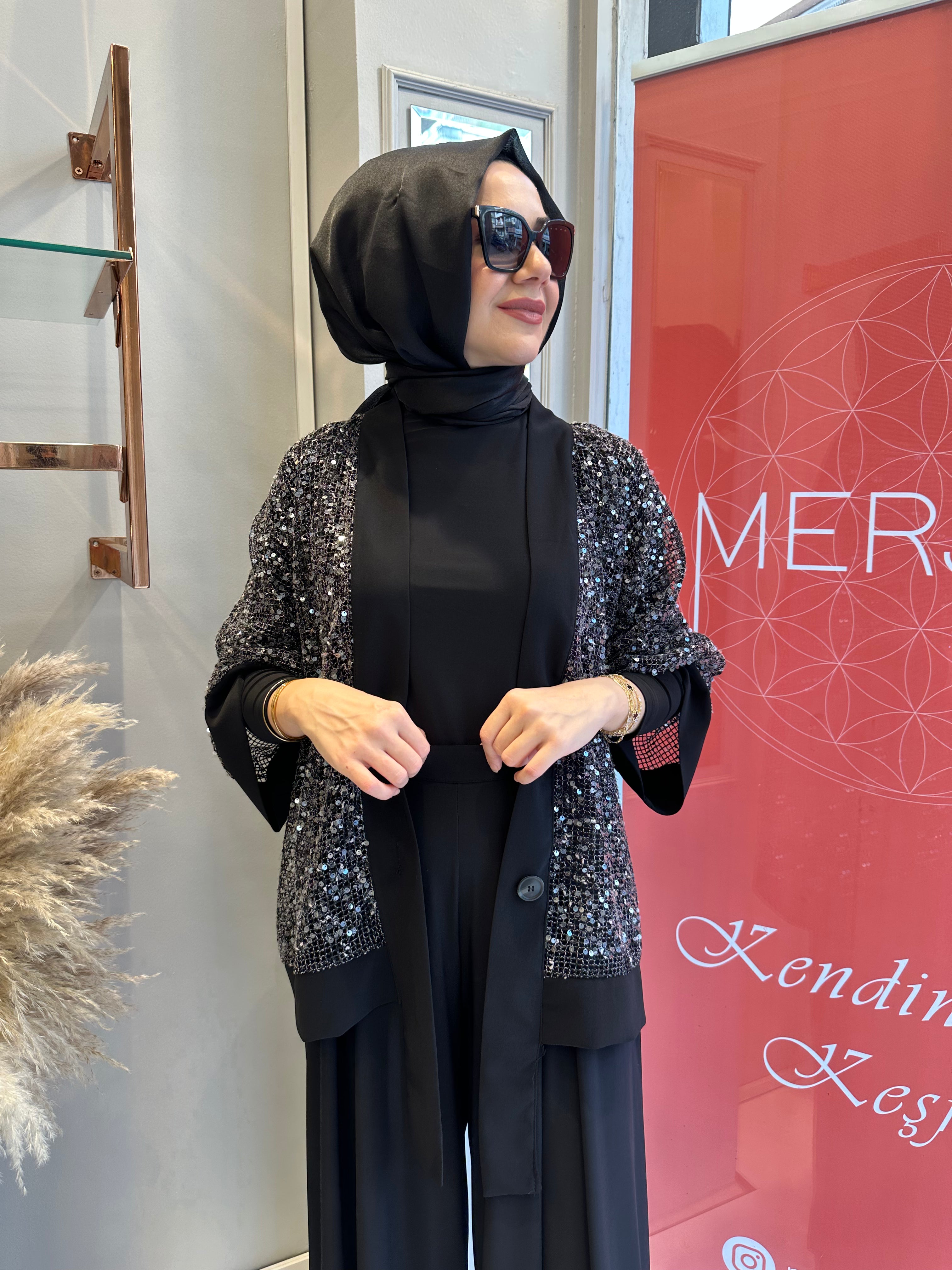 Siyah Payetli Takım