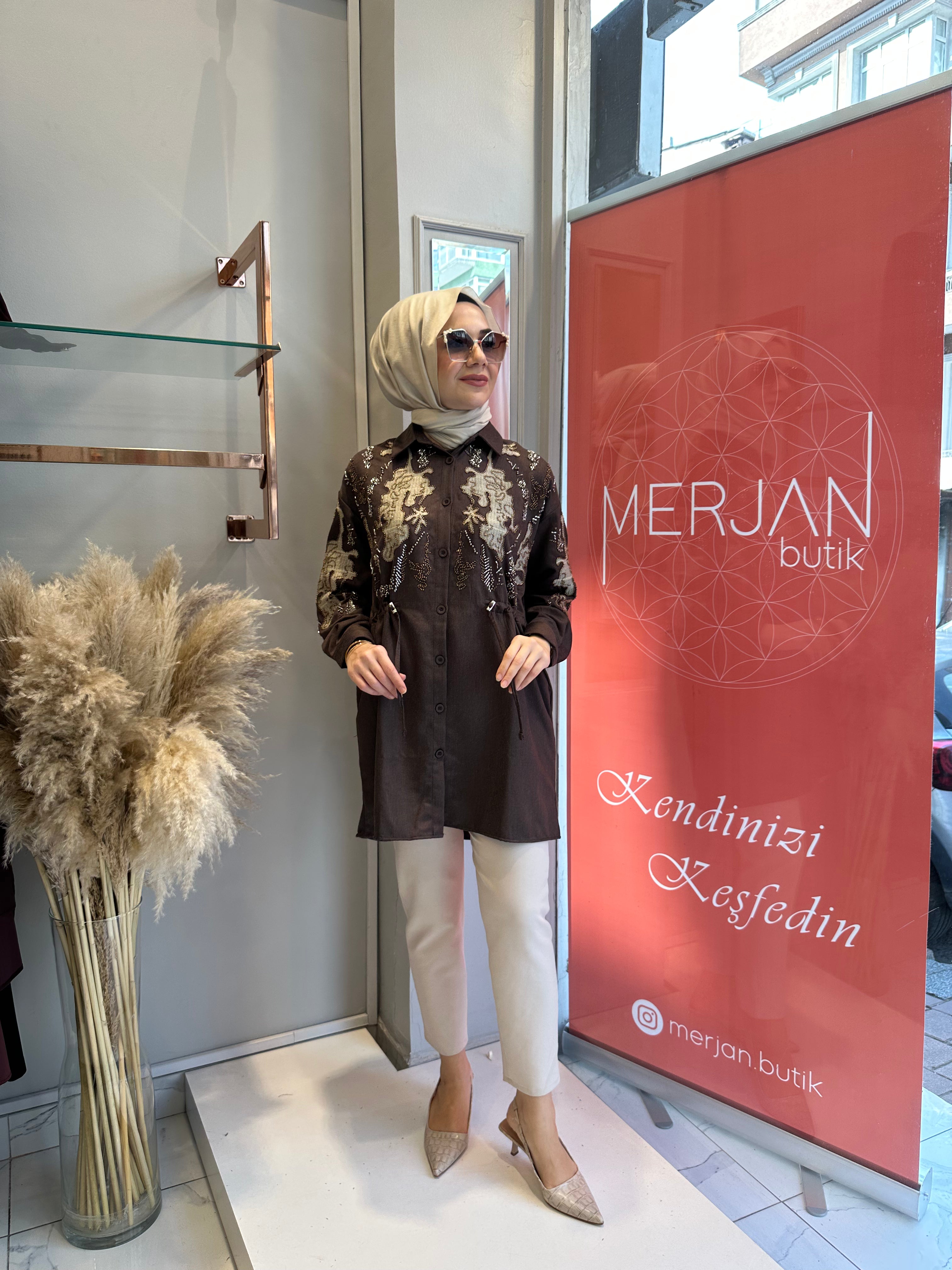 İşlemeli Uzun Gömlek