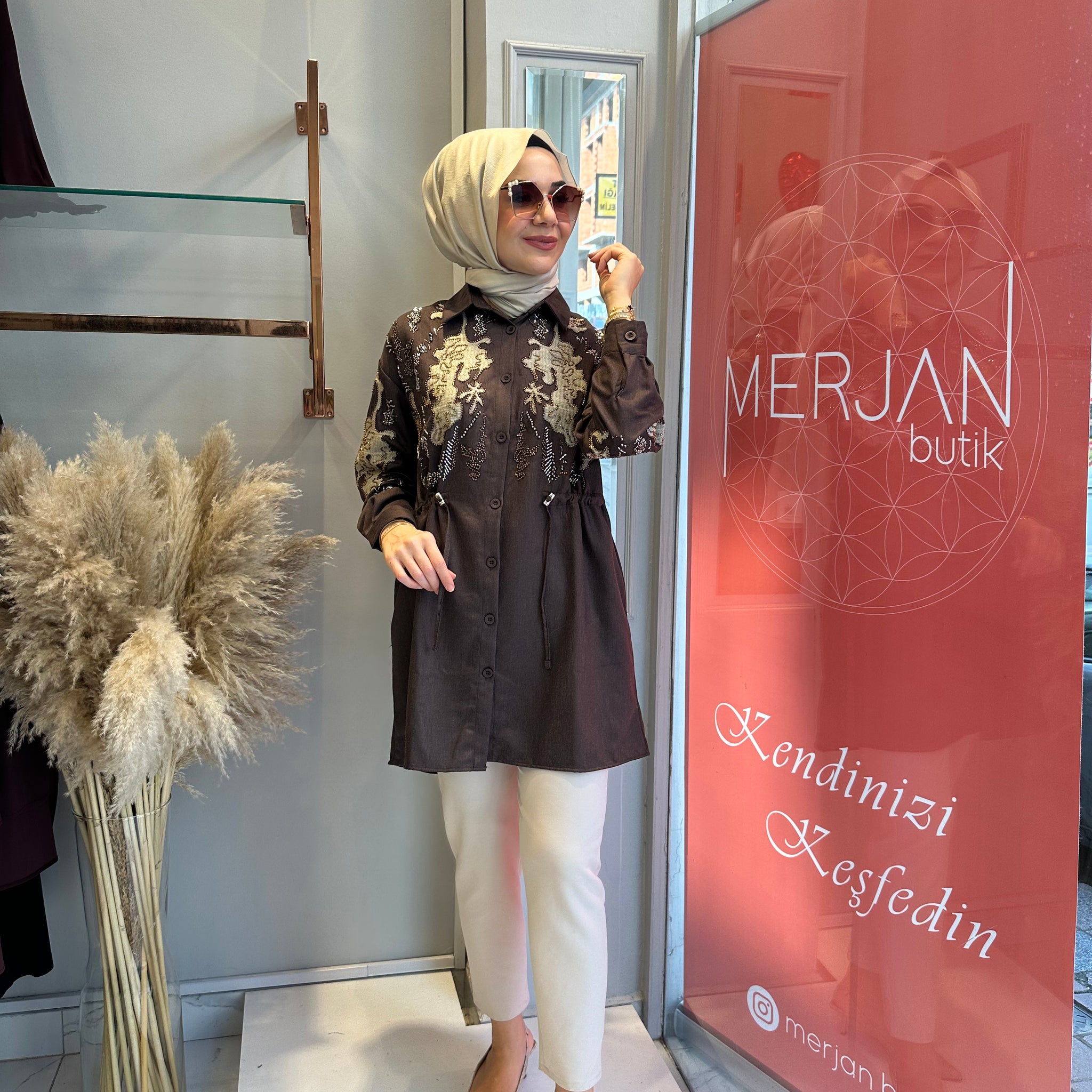 İşlemeli Uzun Gömlek