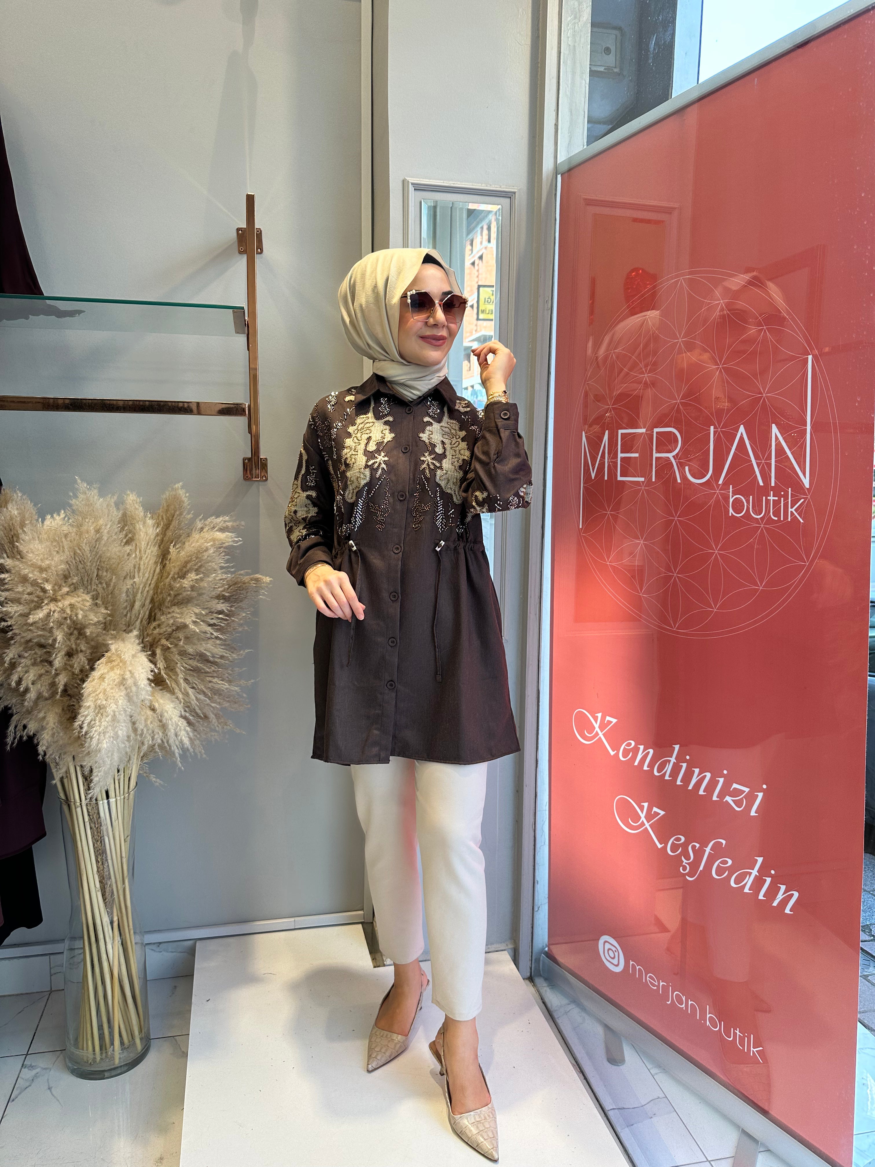 İşlemeli Uzun Gömlek