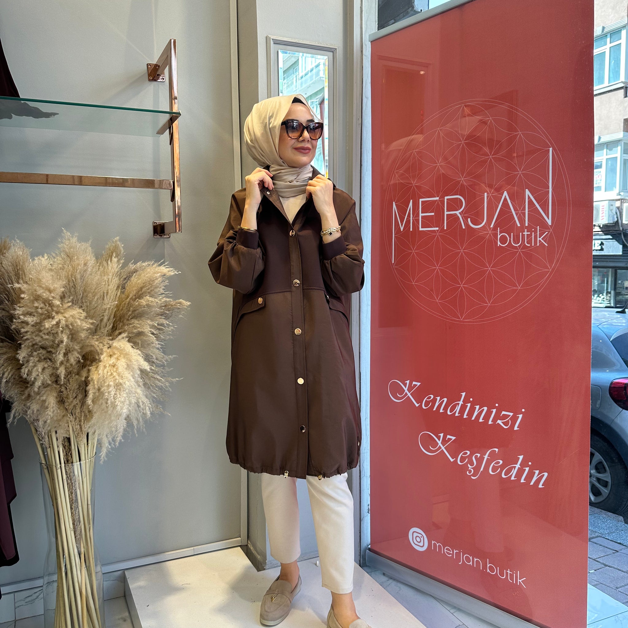 Ceremony Kısa Düğmeli Kap