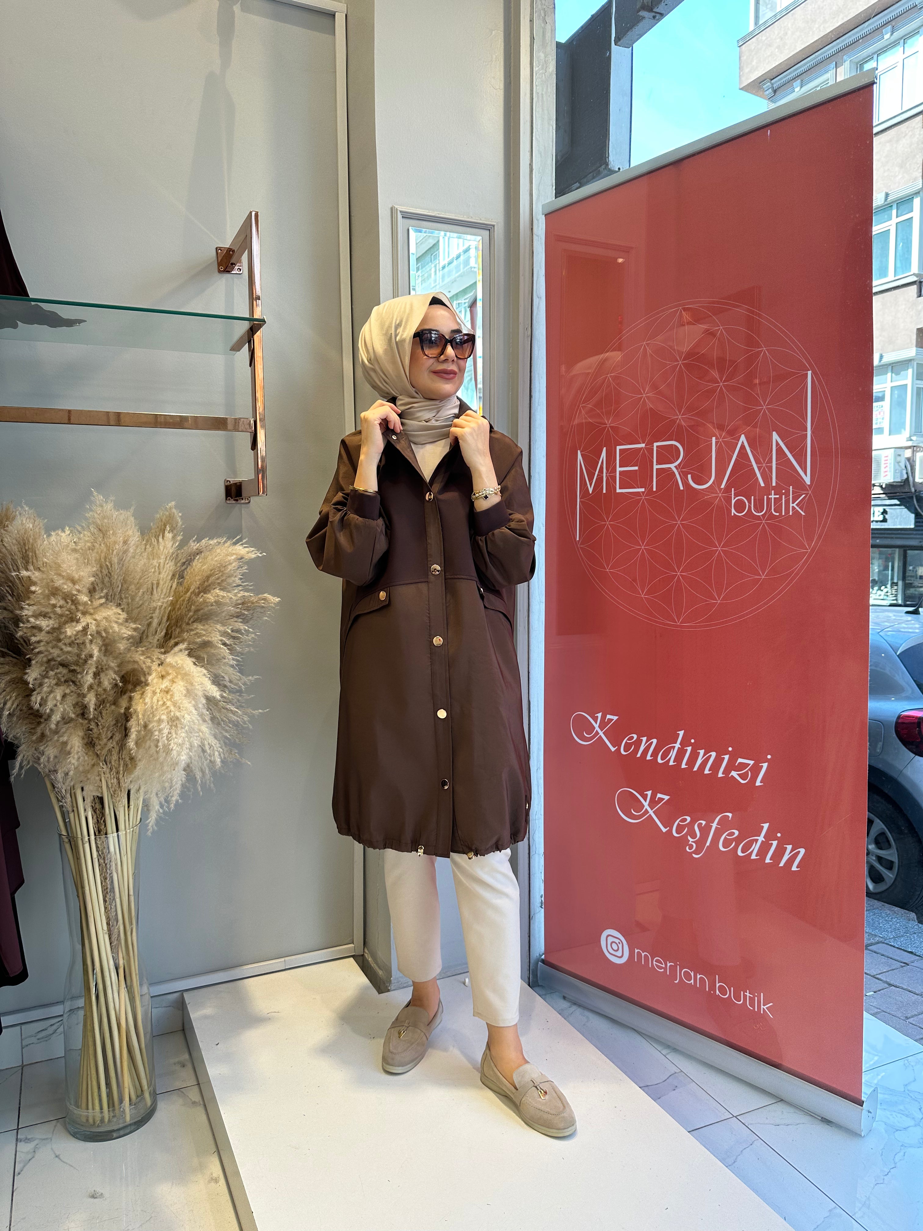 Ceremony Kısa Düğmeli Kap