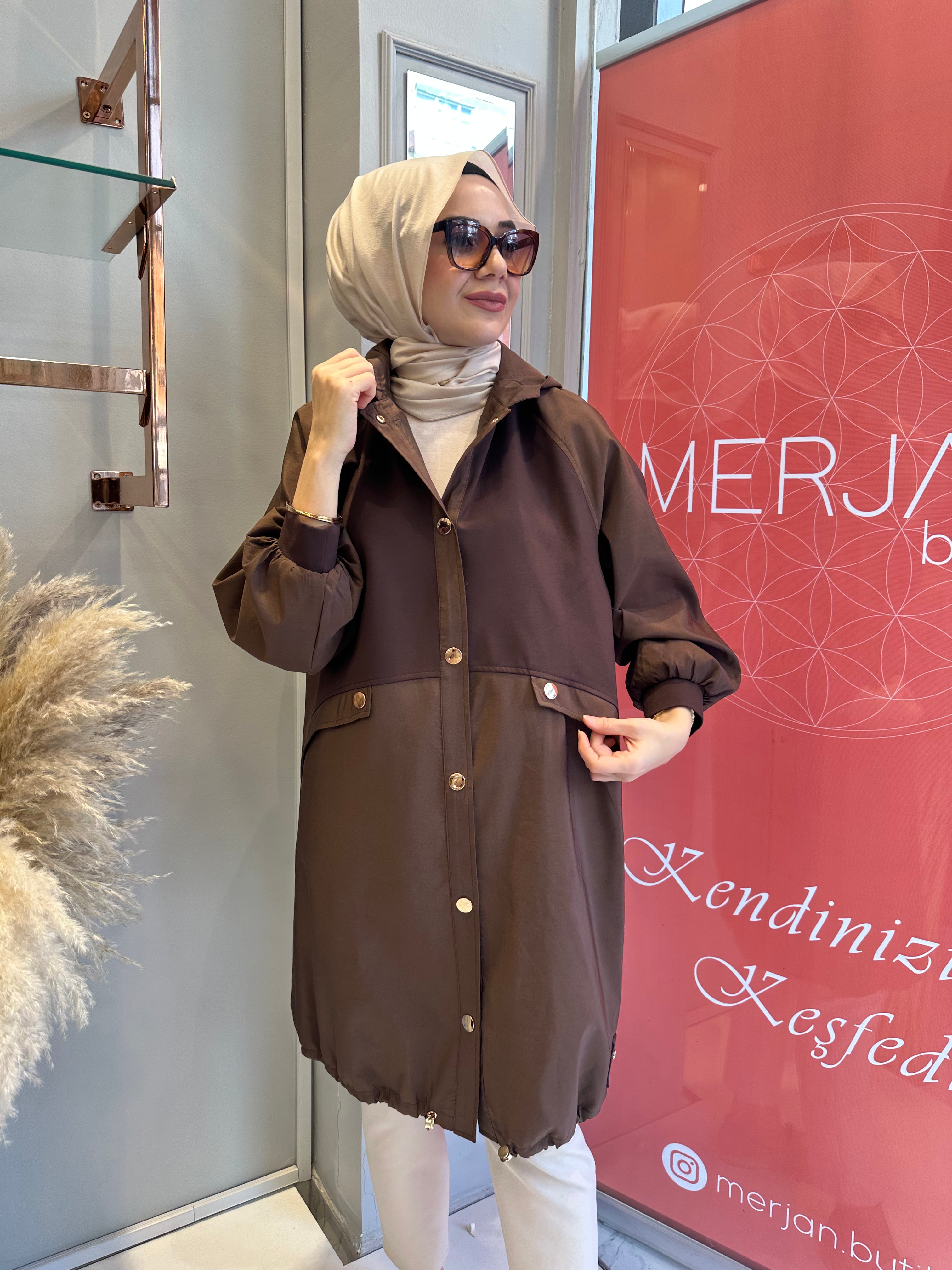 Ceremony Kısa Düğmeli Kap