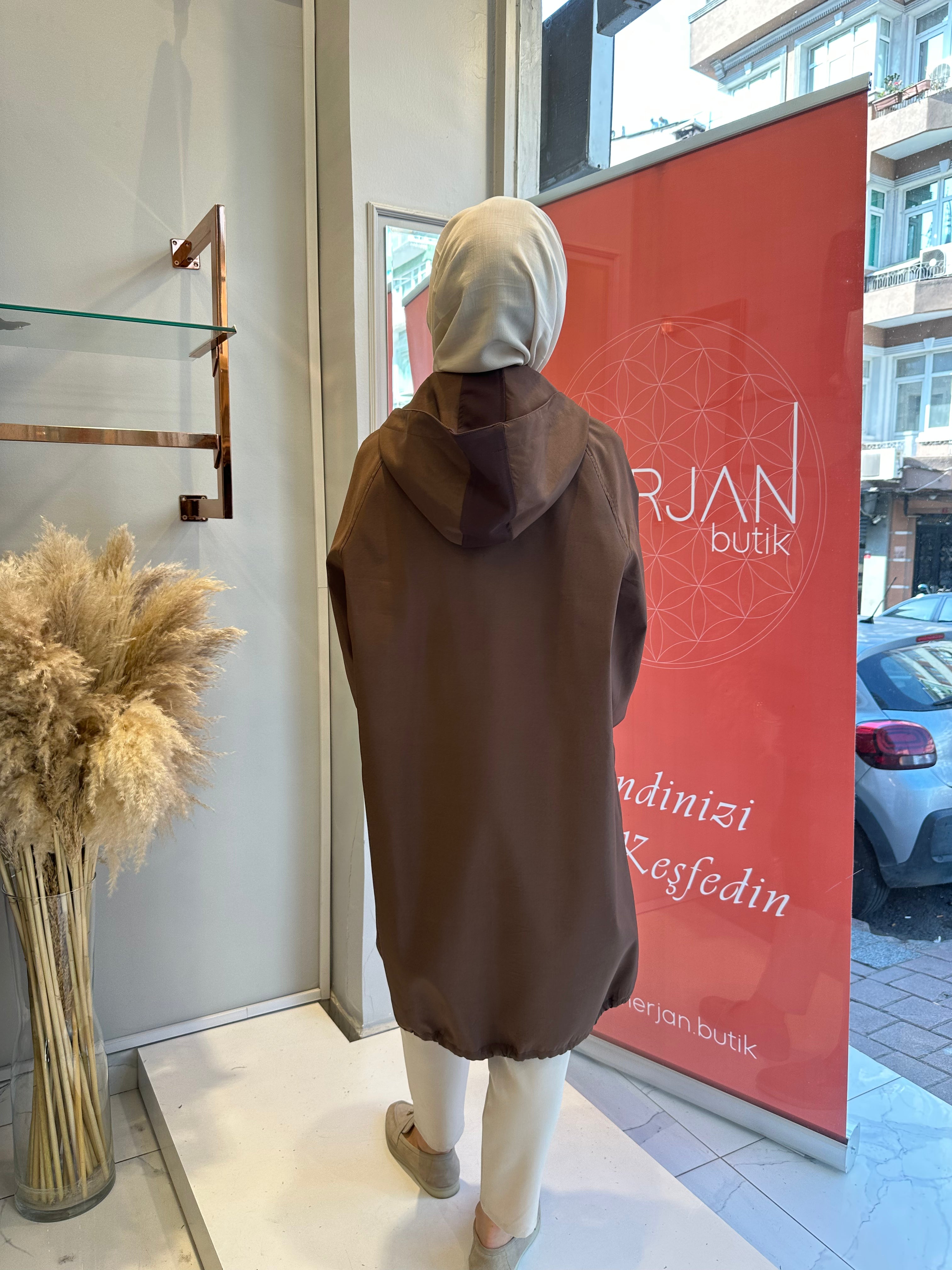 Ceremony Kısa Düğmeli Kap