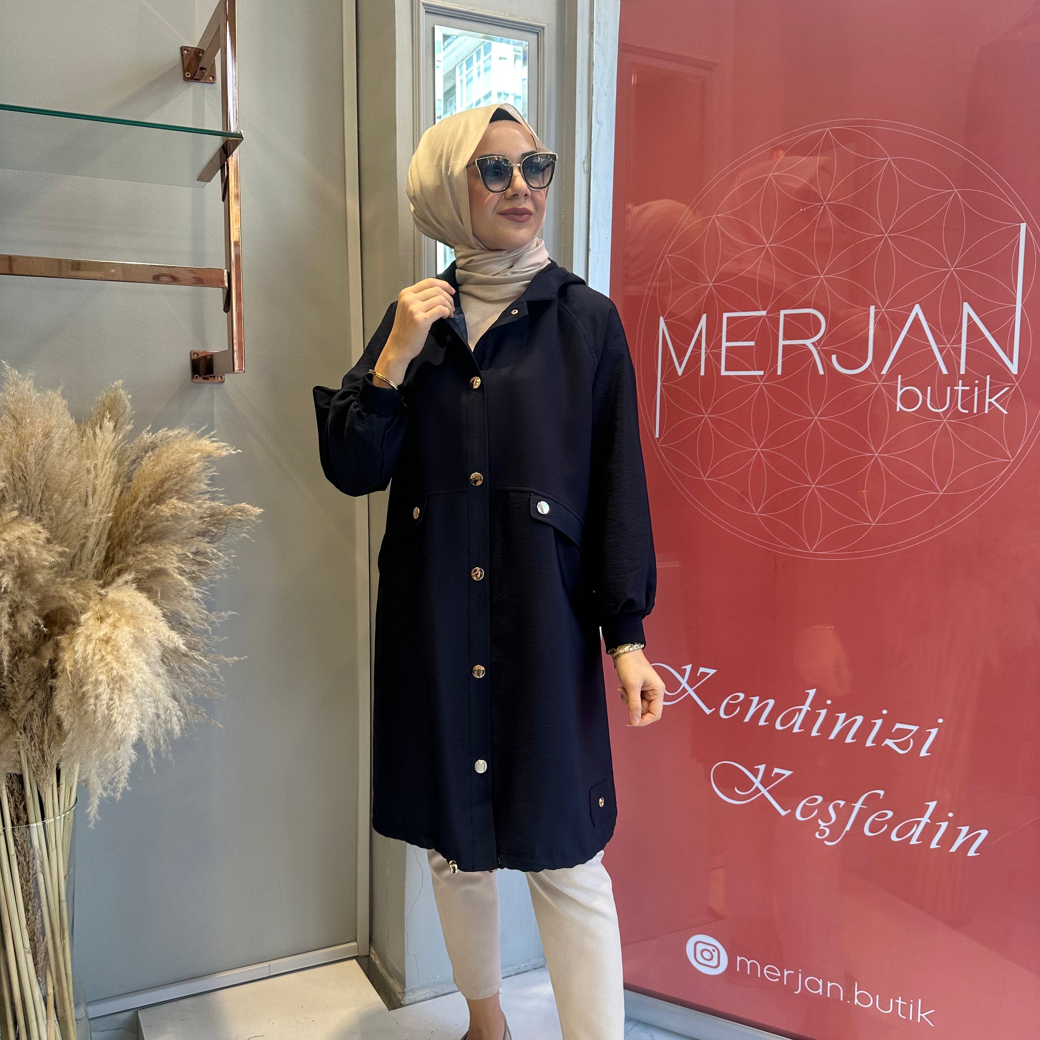 Ceremony Kısa Düğmeli Kap