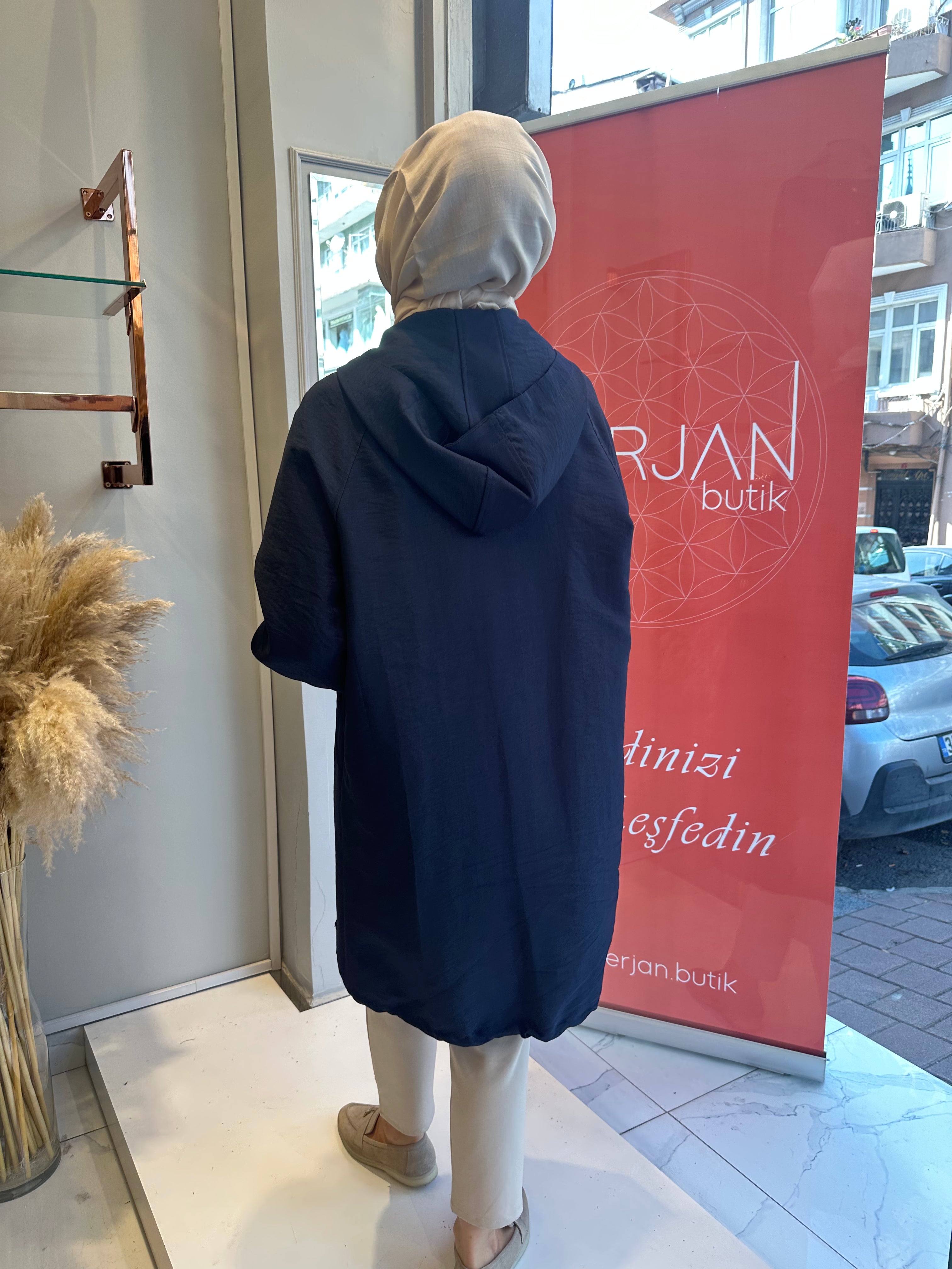 Ceremony Kısa Düğmeli Kap