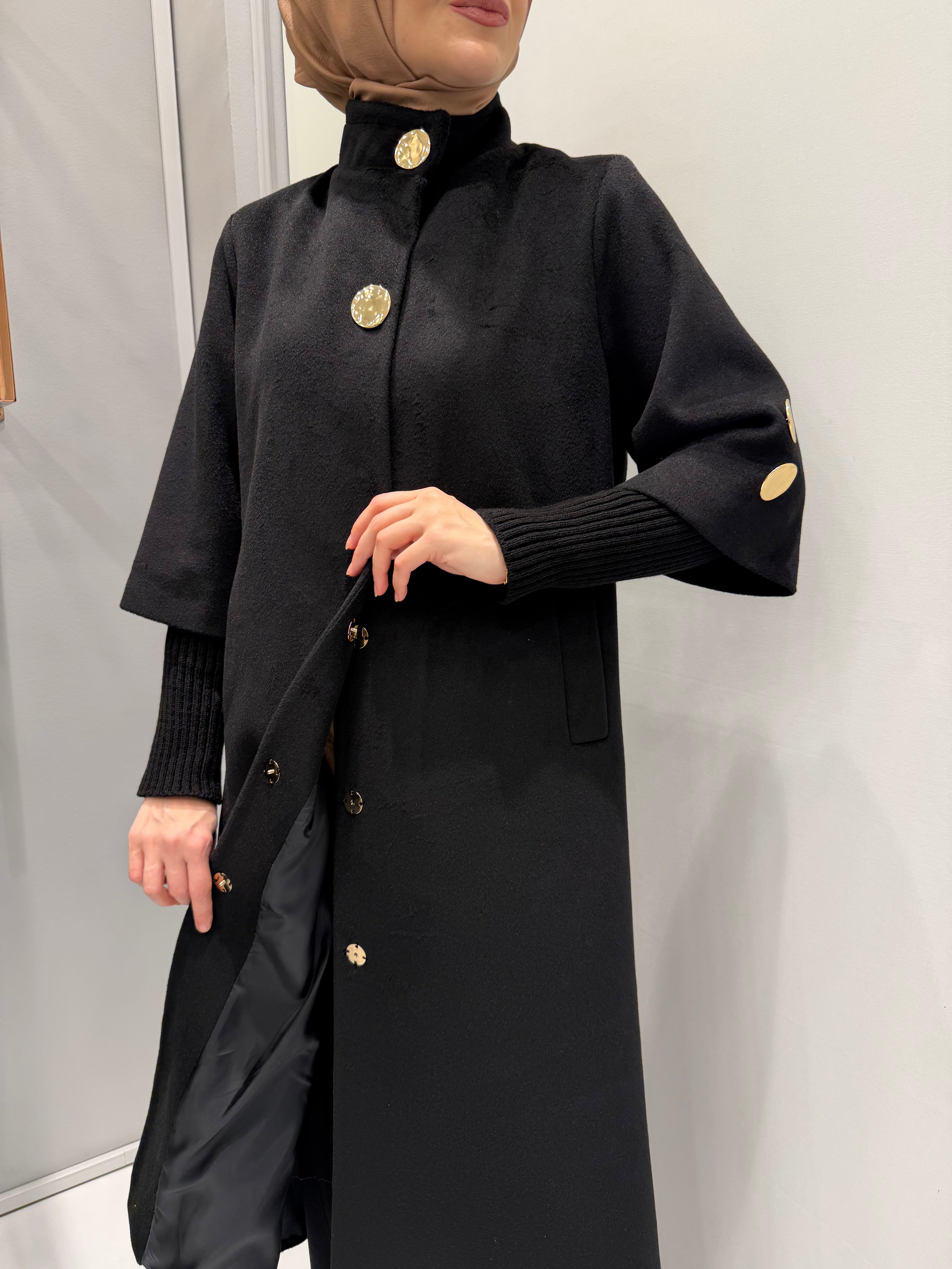 Triko Detaylı Kaşe Manto