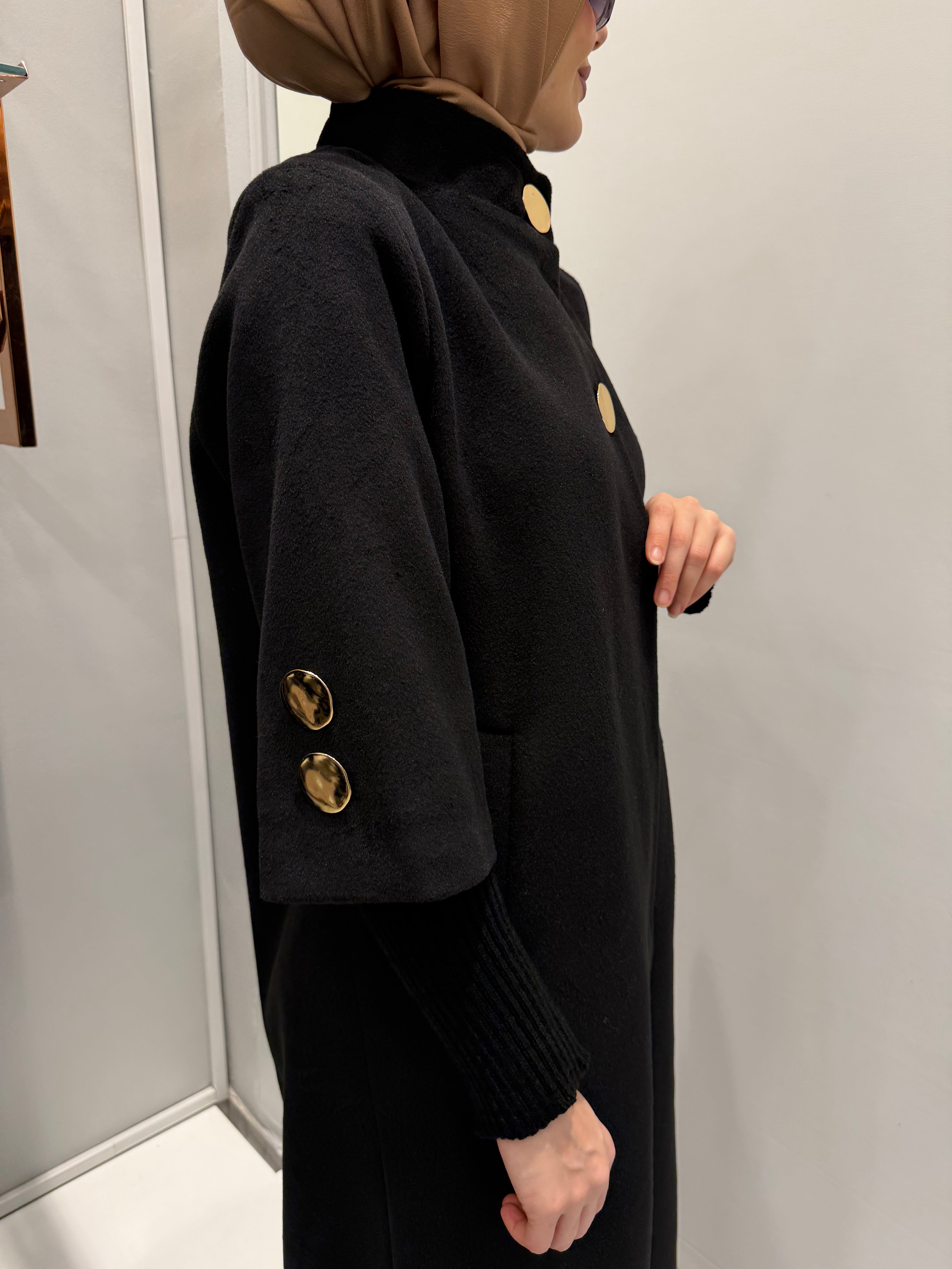 Triko Detaylı Kaşe Manto