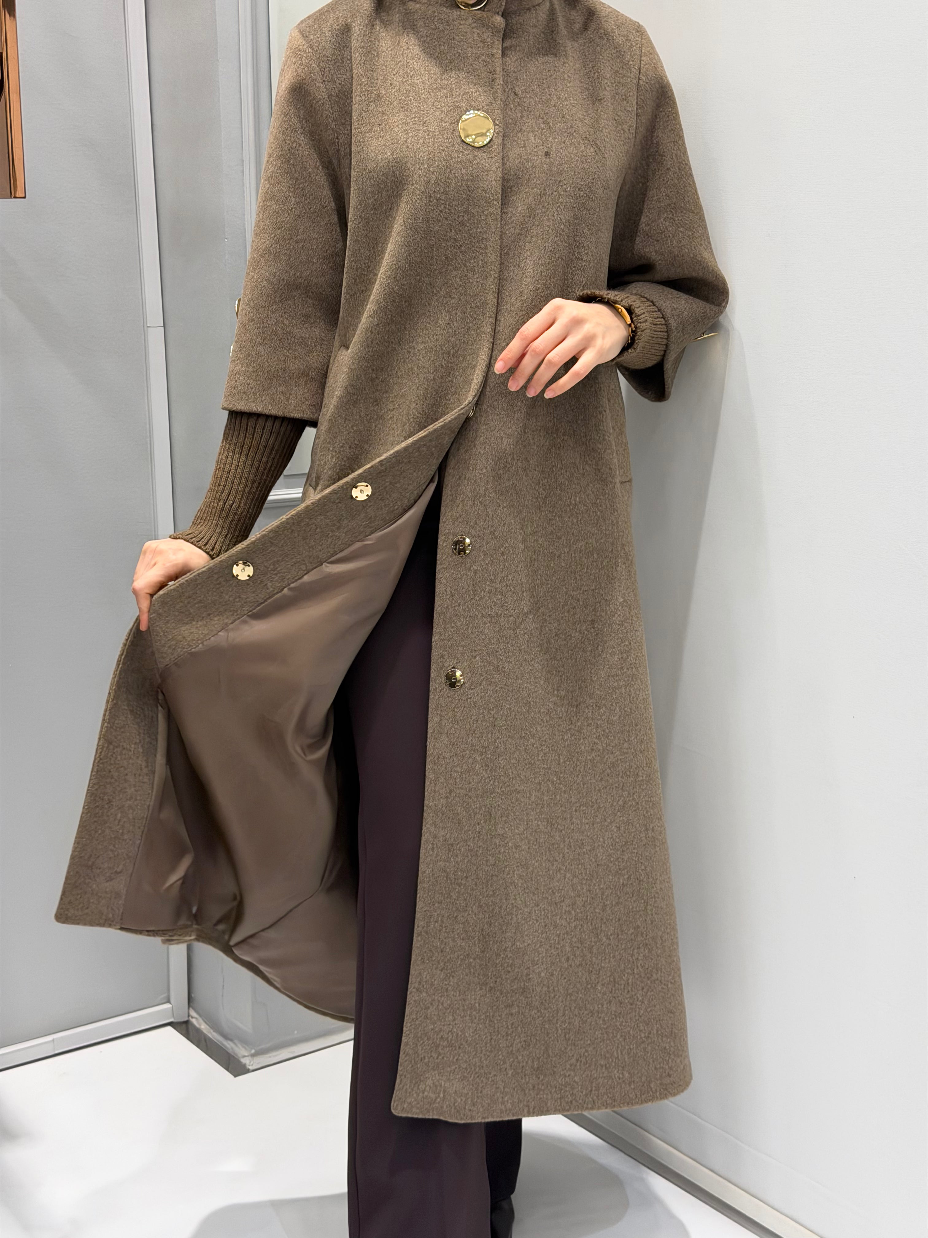 Triko Detaylı Kaşe Manto