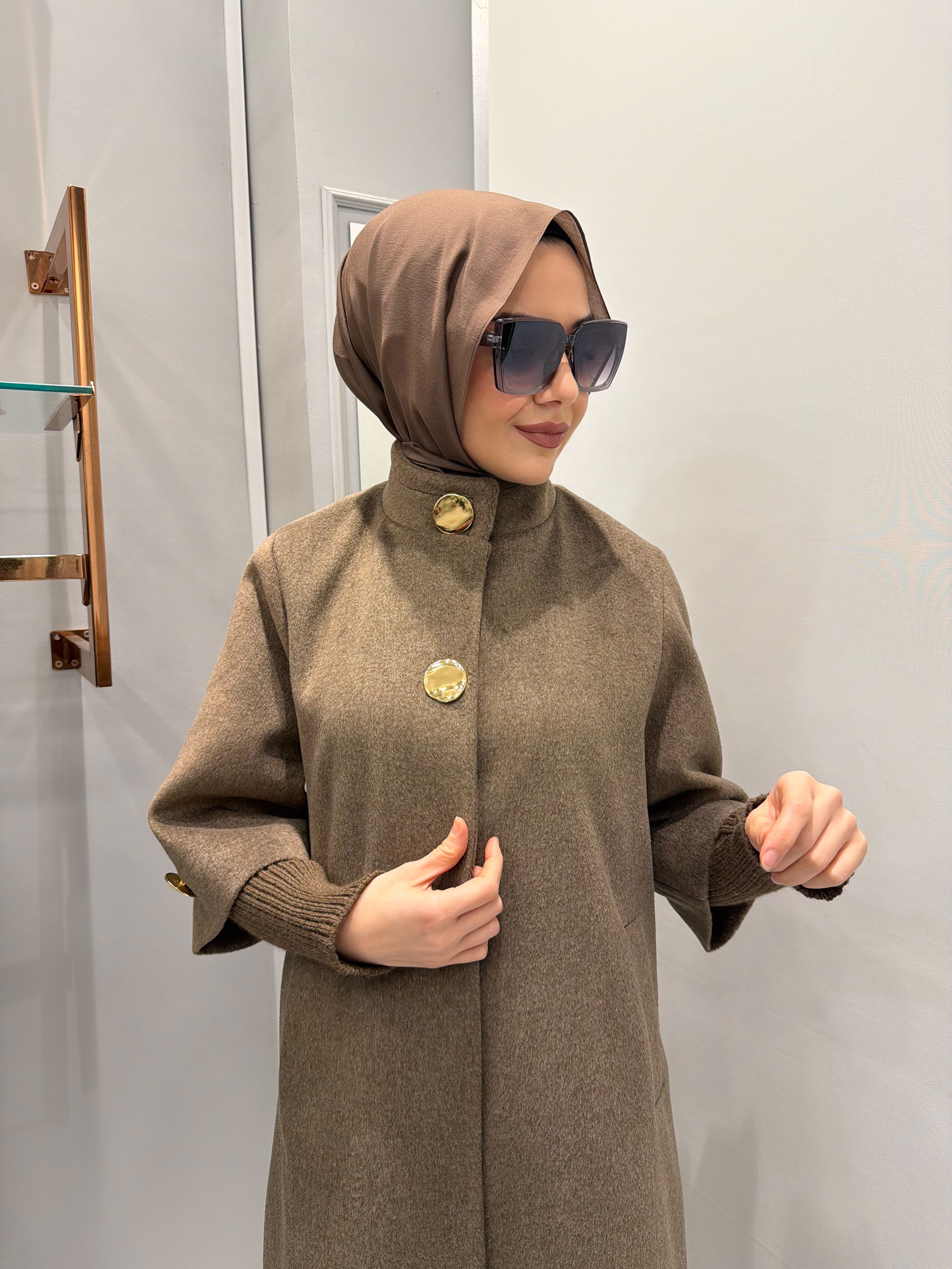 Triko Detaylı Kaşe Manto