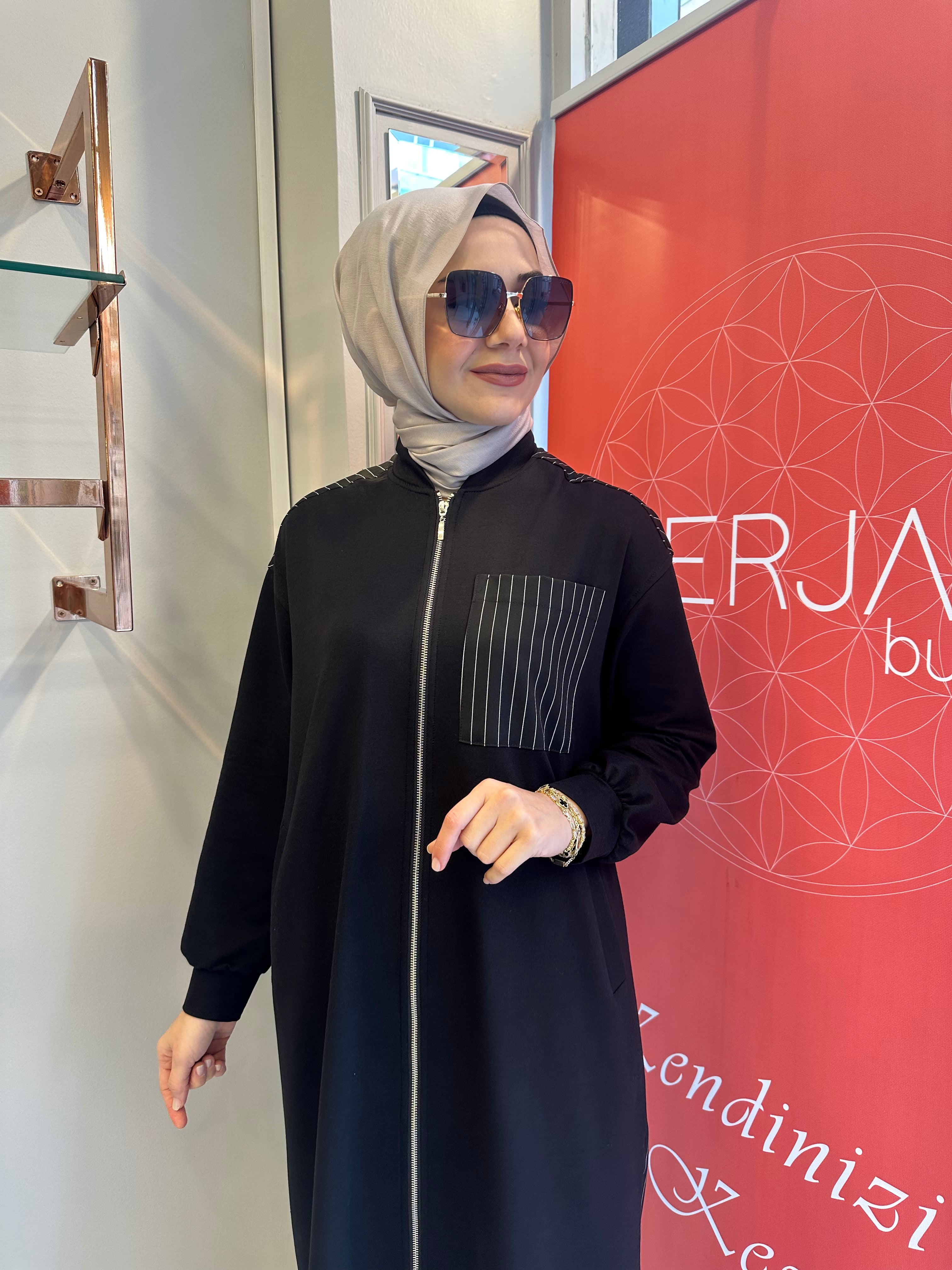 Nurcan Çetin Çizgili Kap Siyah