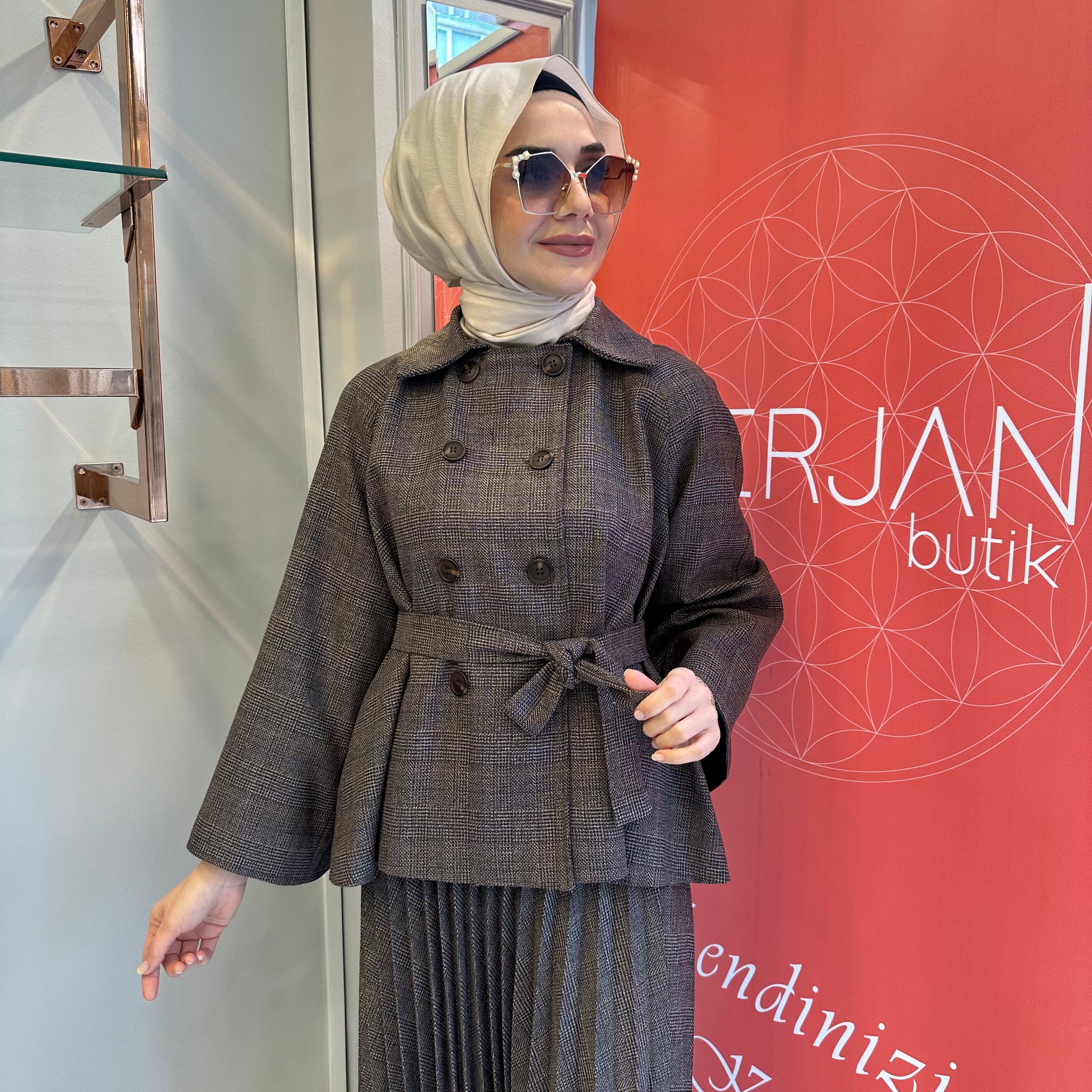 Ekose Kahverengi Etekli Takım