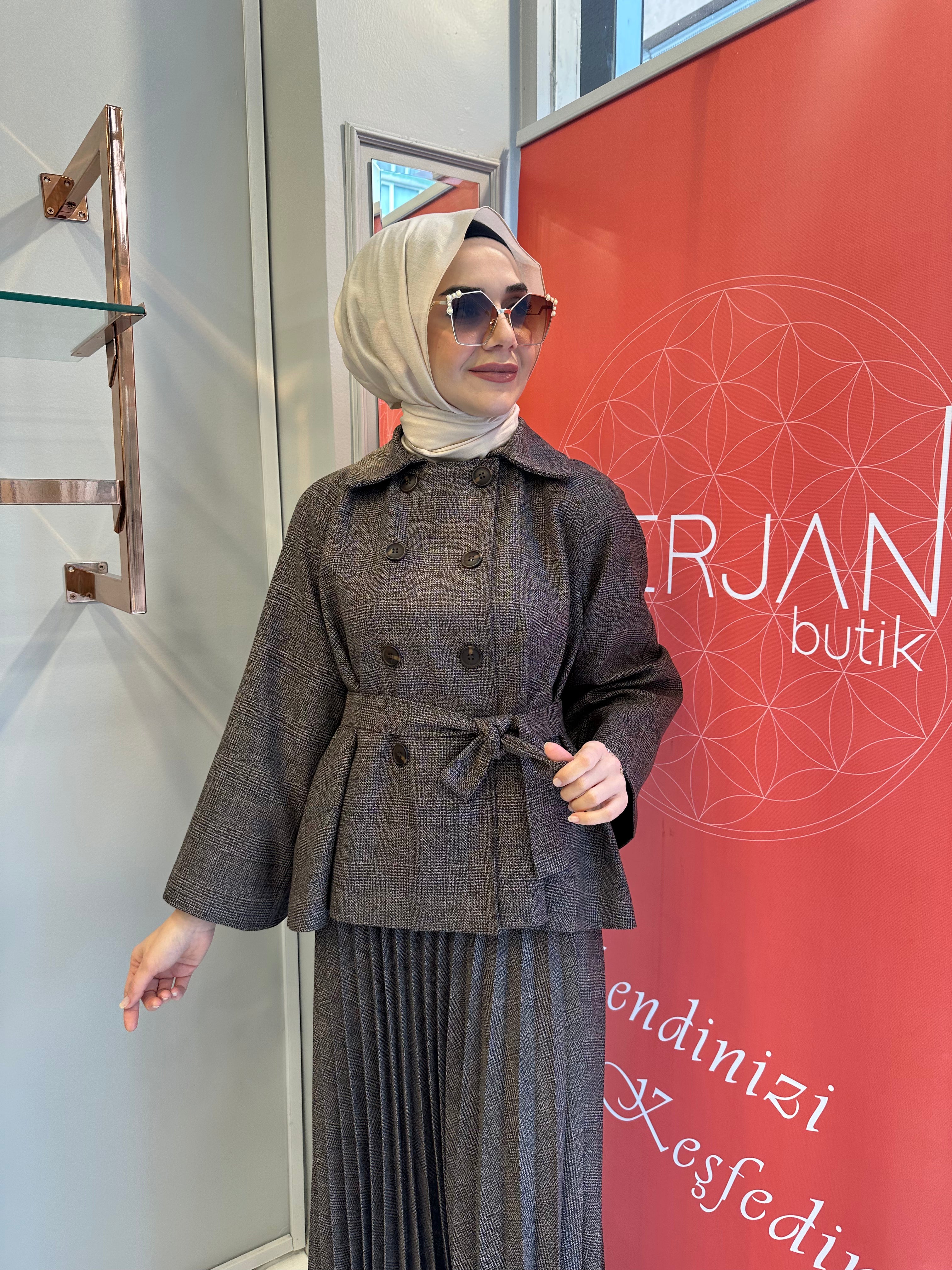 Ekose Kahverengi Etekli Takım