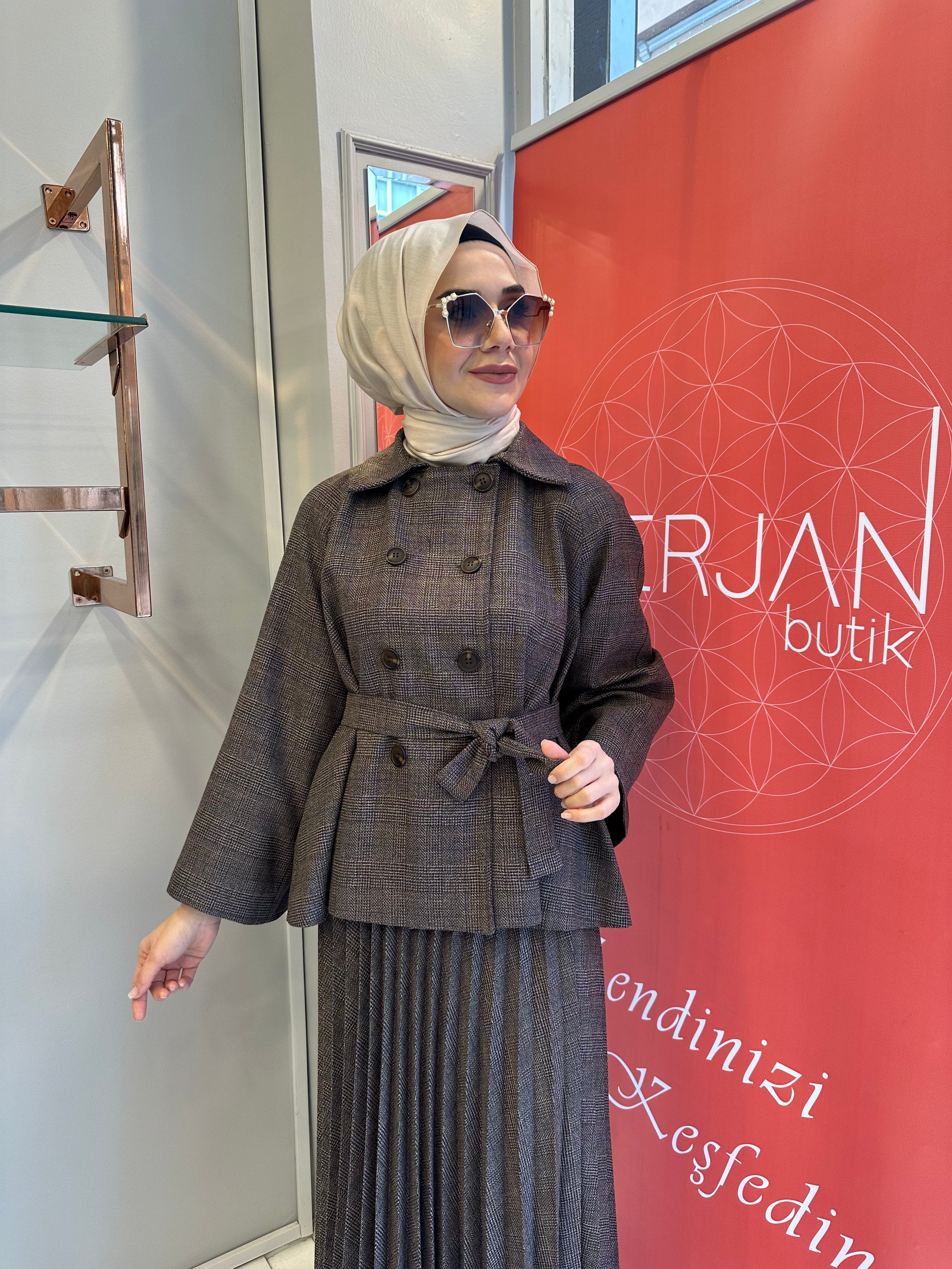 Ekose Kahverengi Etekli Takım