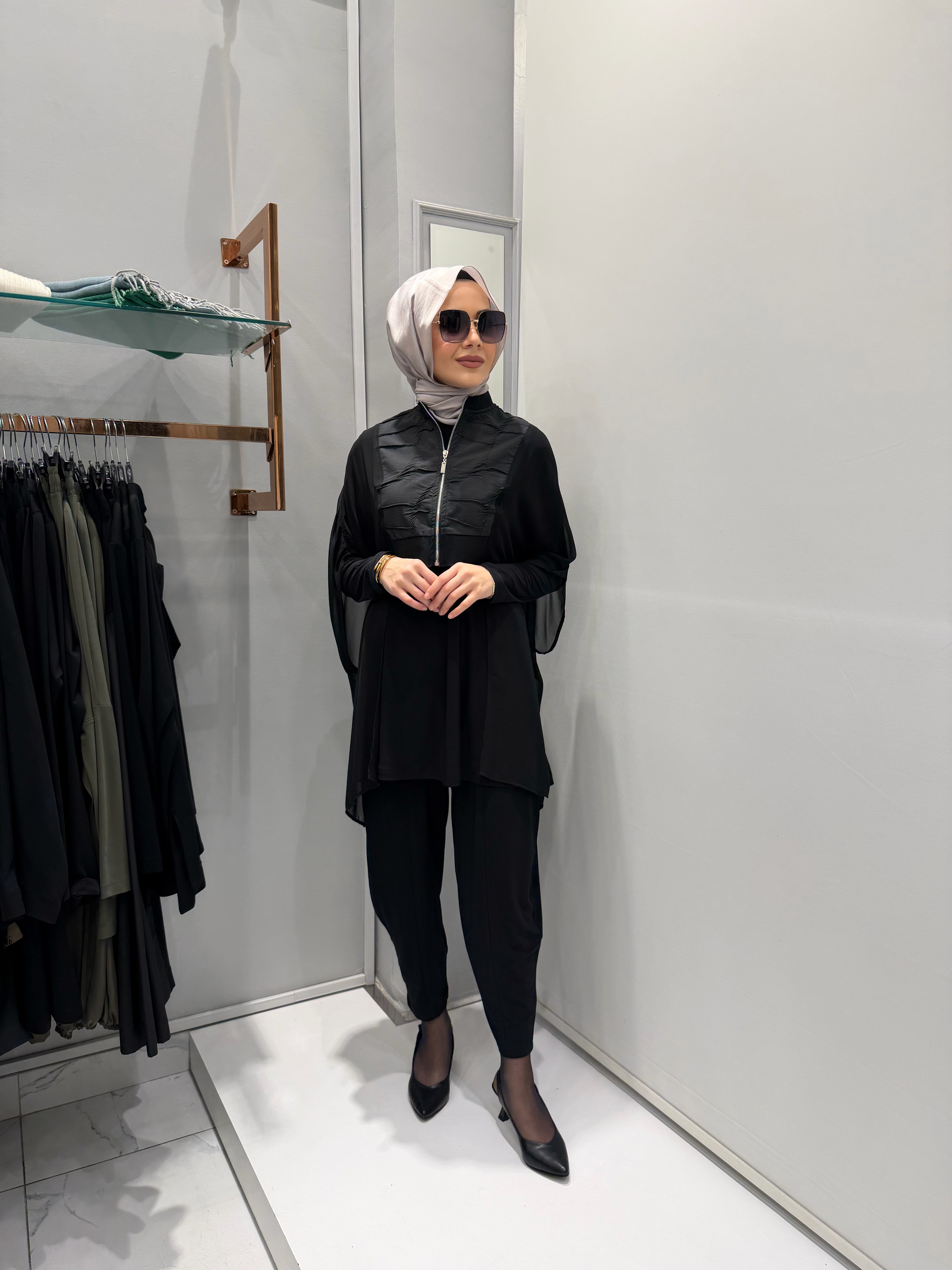 Nurcan Çetin Siyah Pantolonlu Takım