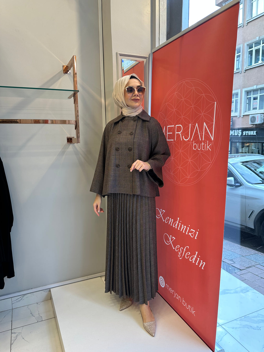 Ekose Kahverengi Etekli Takım