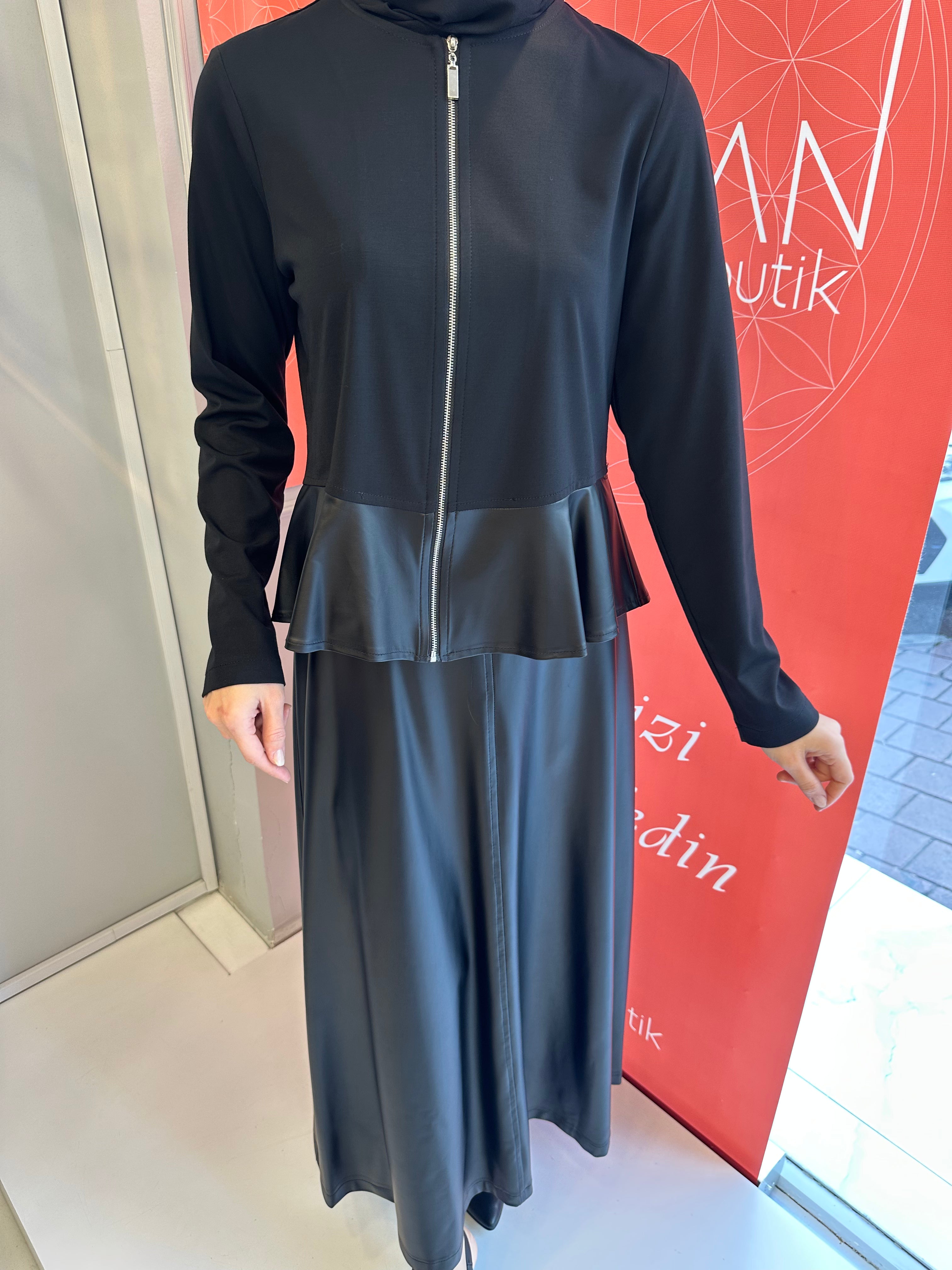 Deri Görünümlü Etekli Takım