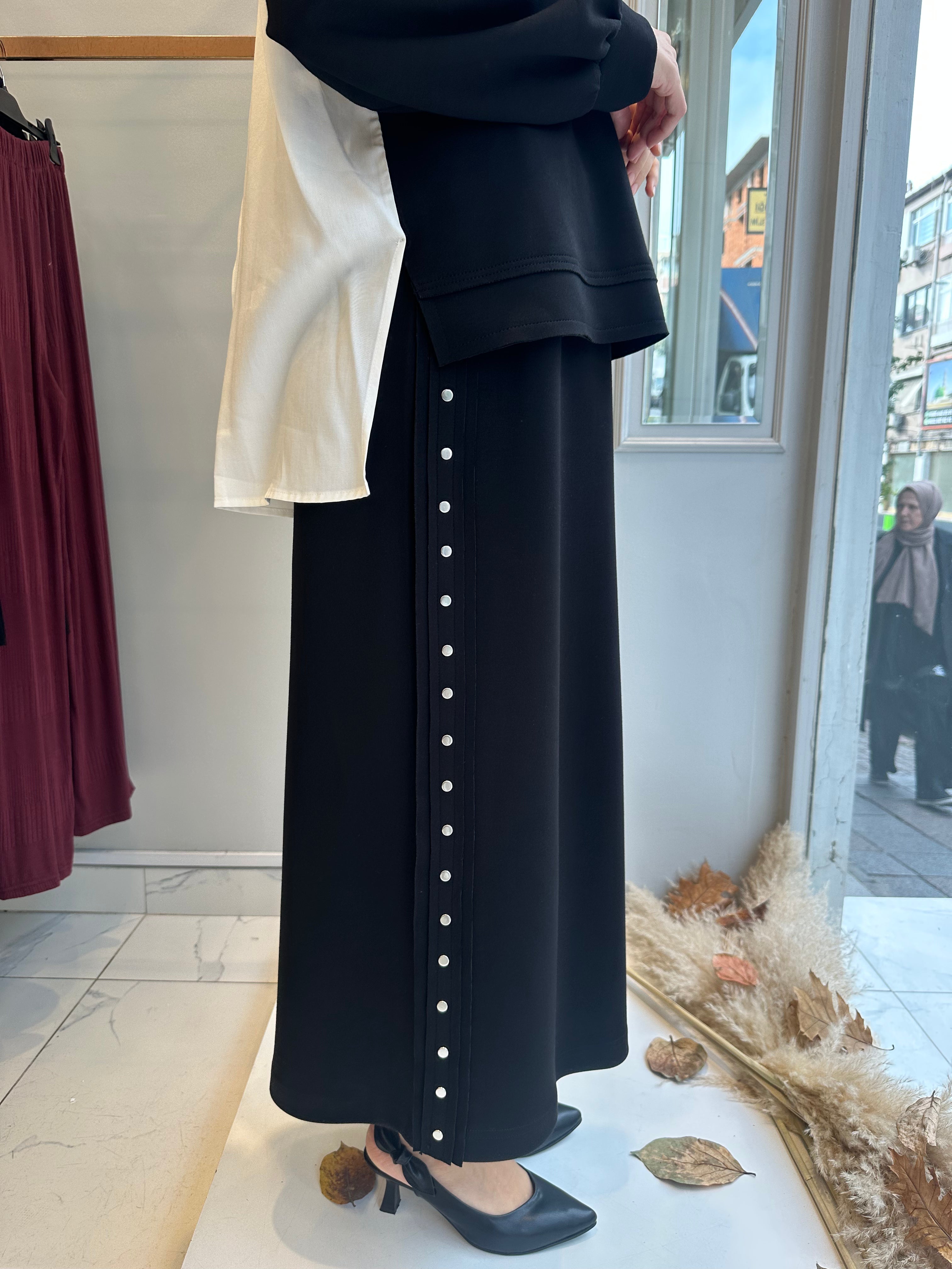 Nurcan Çetin Etekli Takım