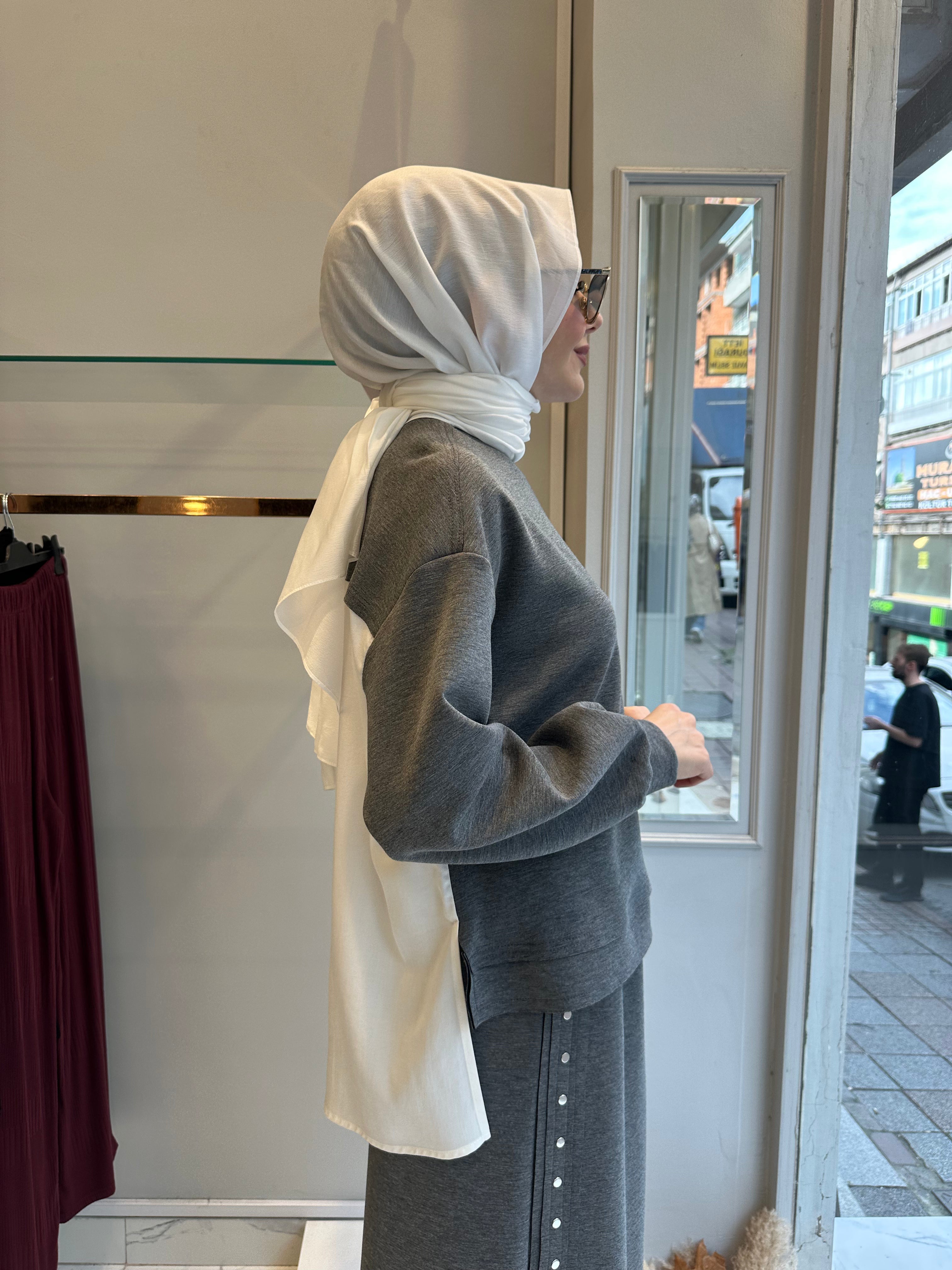 Nurcan Çetin Etekli Takım