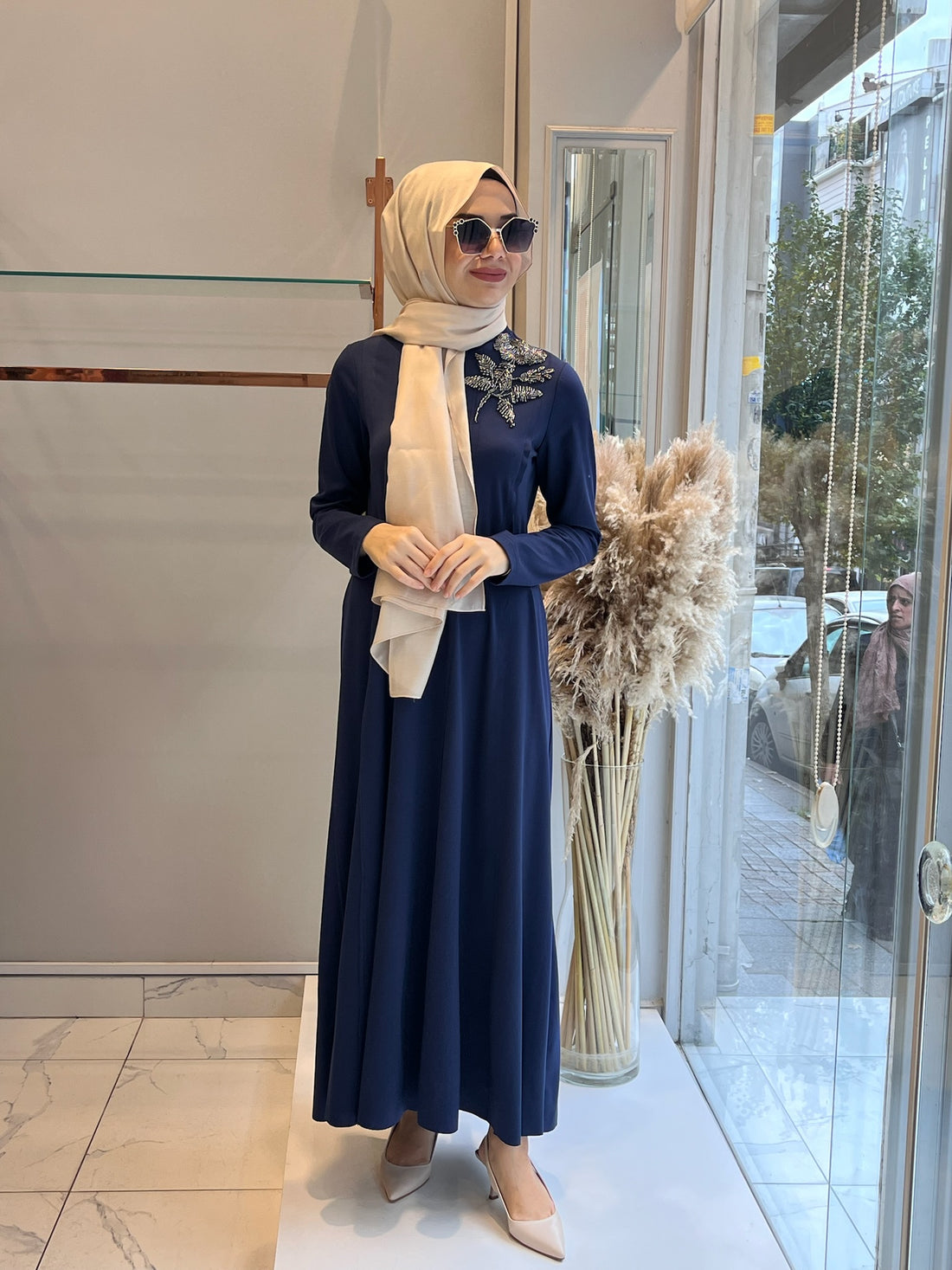 Nurcan Çetin Yakası İşlemeli Elbise