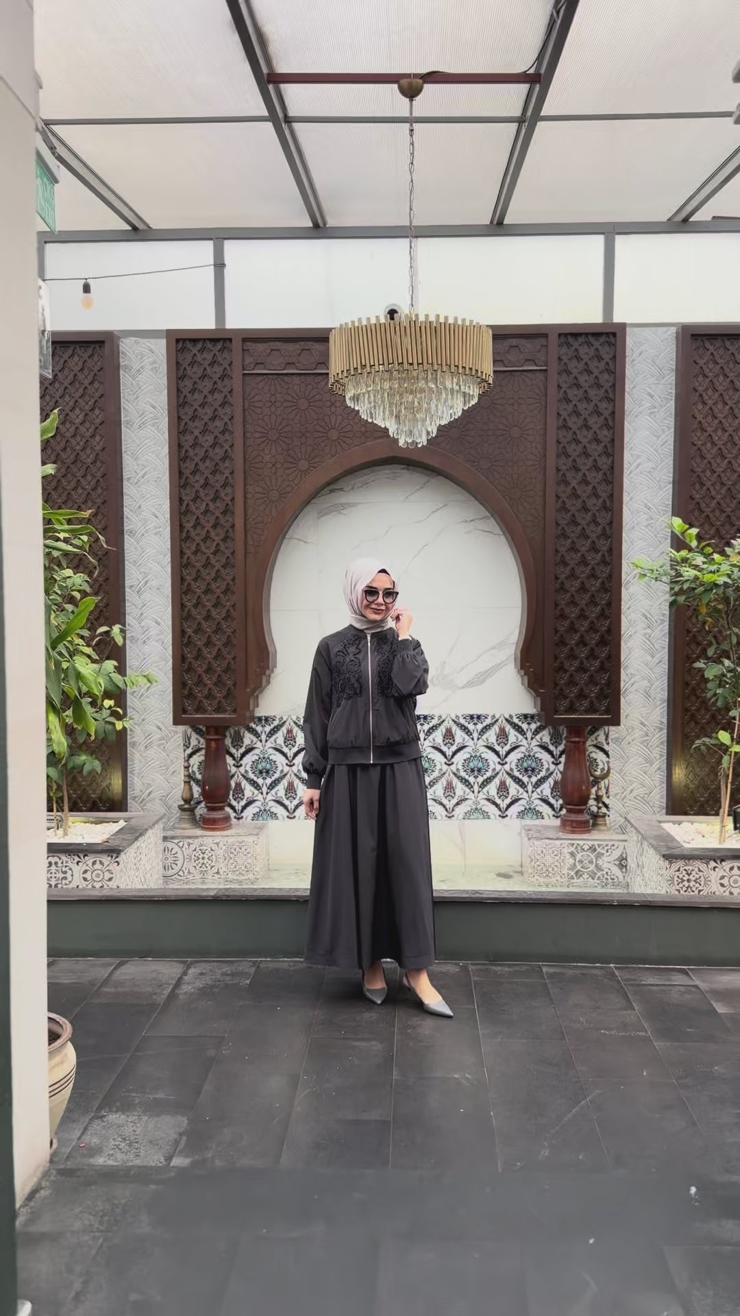 Kahverengi Etekli Takım